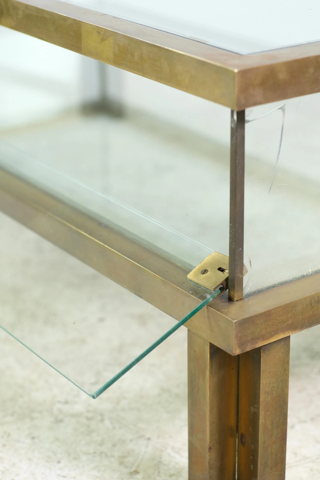 European Vintage 43 In. Brass & Clear Glass Display Case Table 12 European Vintage 43 In. Brass & Clear Glass Display Case Table - Image 10