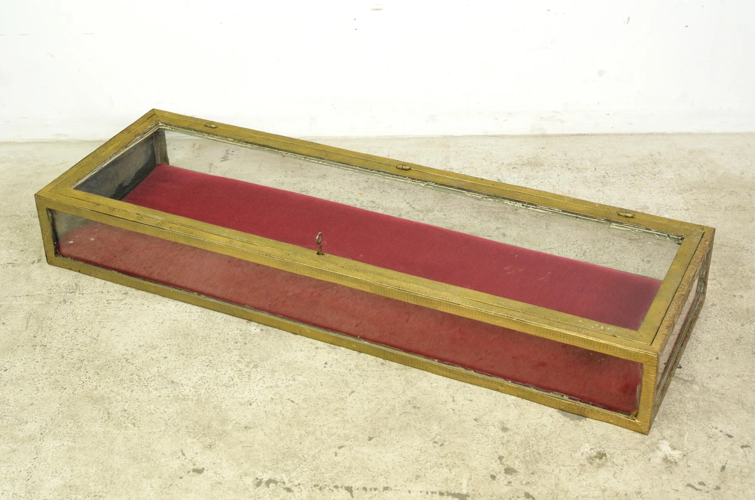 Vintage European Wrought Iron Art Deco Table Top Vitrine 14 Vintage European Wrought Iron Art Deco Table Top Vitrine - Image 12