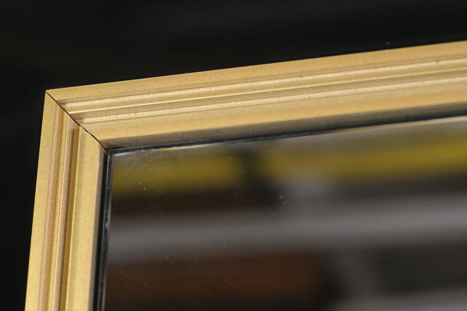 Vintage Black & Gold Composite Frame Wall Mirror 77 X 62 5 Vintage Black & Gold Composite Frame Wall Mirror 77 X 62 - Image 3