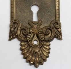 Yale & Towne Brass Keyhole 7.675 In. Back Plate -OGT Sale Store back plates for sale l200648