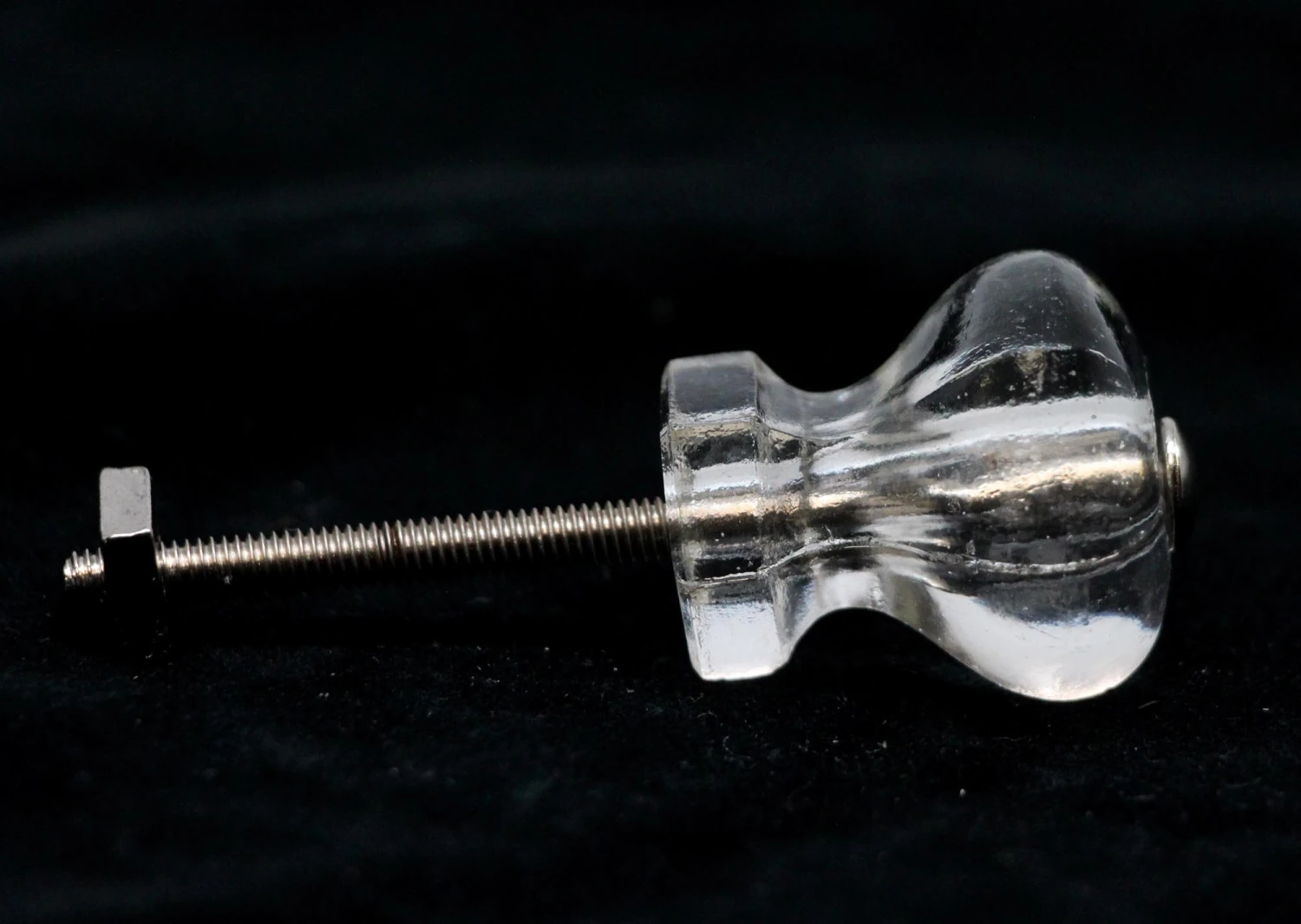 Vintage 1.125 In. Rounded Hexagon Glass Drawer Cabinet Knob 5 Vintage 1.125 In. Rounded Hexagon Glass Drawer Cabinet Knob - Image 3