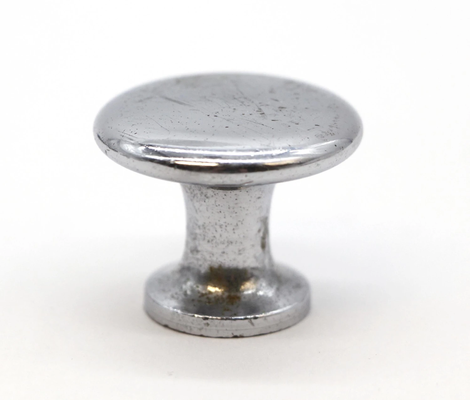 Vintage 1.25 In. Round Plain Chromed Brass Cabinet Knob 5 Vintage 1.25 In. Round Plain Chromed Brass Cabinet Knob - Image 3