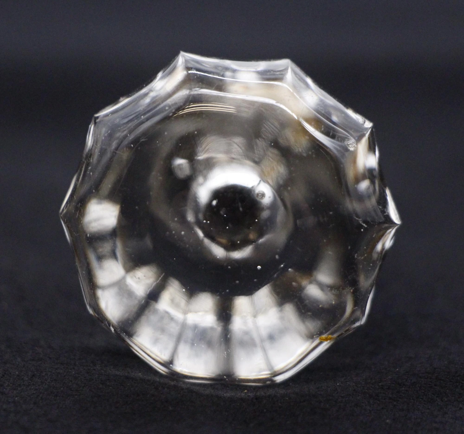 Vintage 1.375 In. Scallop Clear Glass Drawer Cabinet Knob 5 Vintage 1.375 In. Scallop Clear Glass Drawer Cabinet Knob - Image 3
