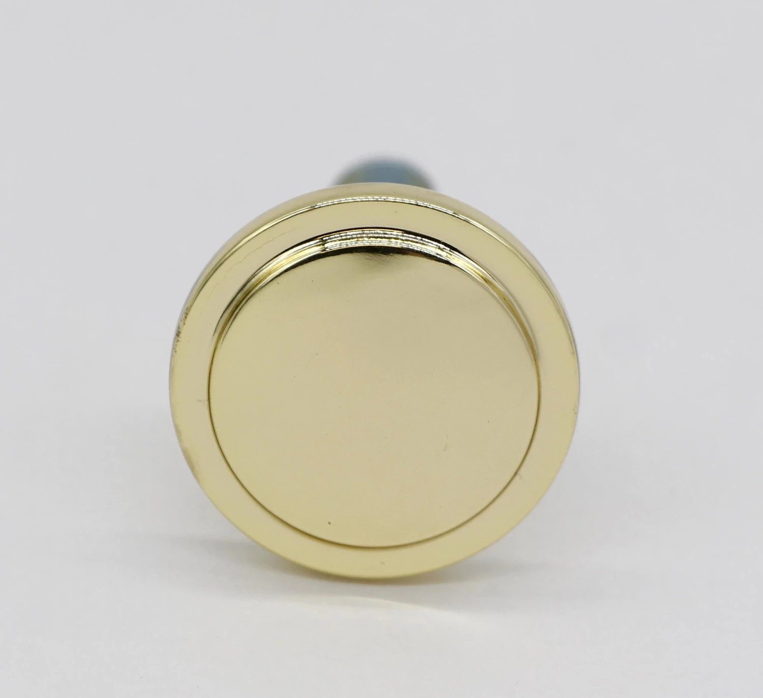 Olde New Stock 1.25 In. Amerock Polished Brass Cabinet Knob 3 Olde New Stock 1.25 In. Amerock Polished Brass Cabinet Knob