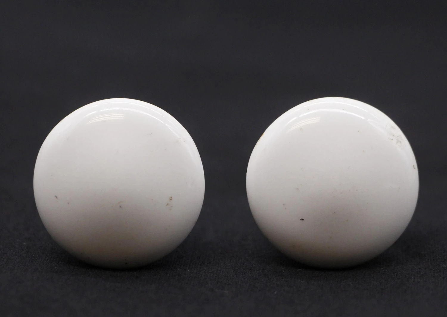 Pair Of 1.25 In. White Ceramic Round Drawer Cabinet Knobs 3 Pair Of 1.25 In. White Ceramic Round Drawer Cabinet Knobs