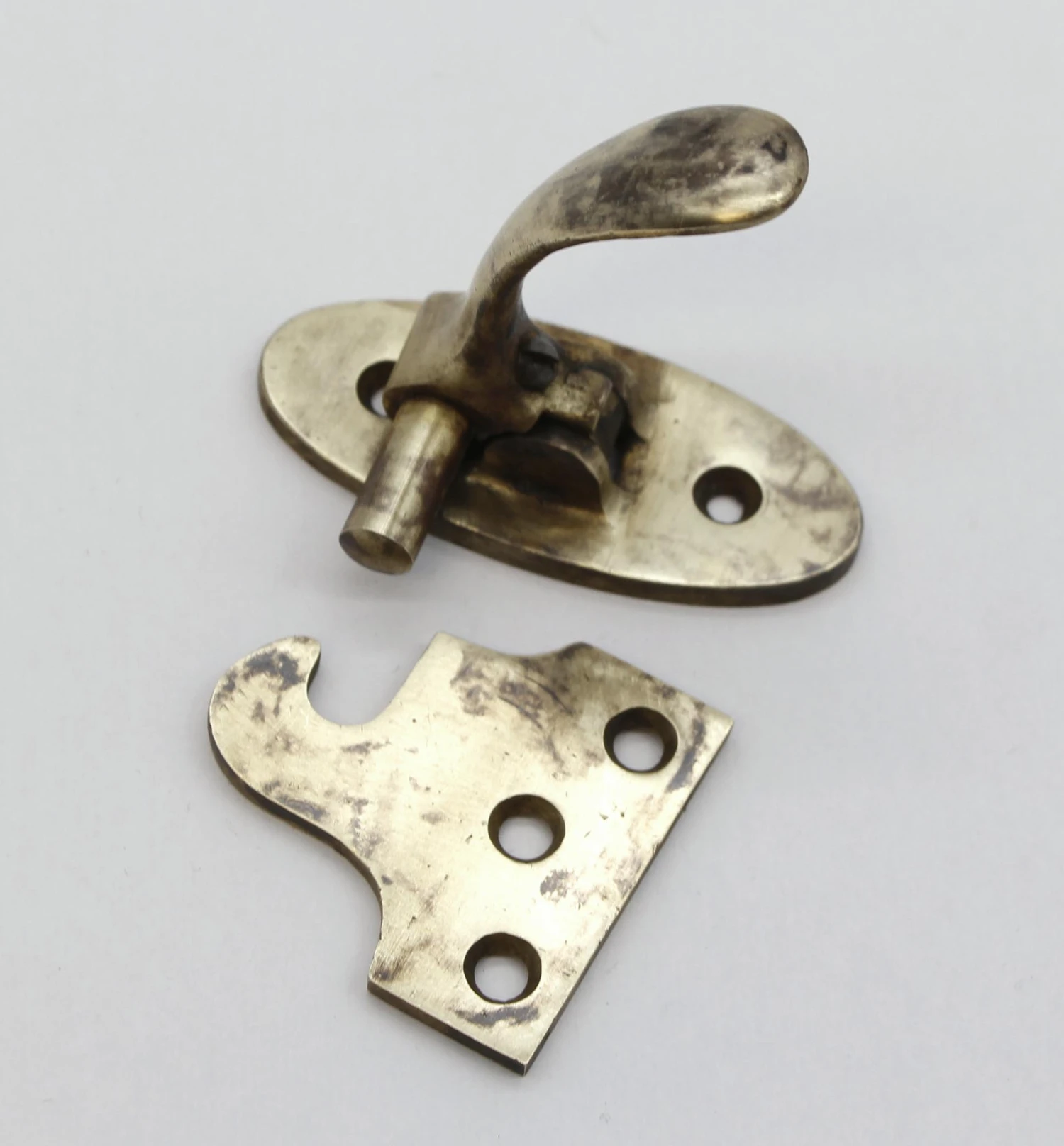 Vintage Oval Polished Bronze Right Hand Offset Door Latch 4 Vintage Oval Polished Bronze Right Hand Offset Door Latch - Image 2