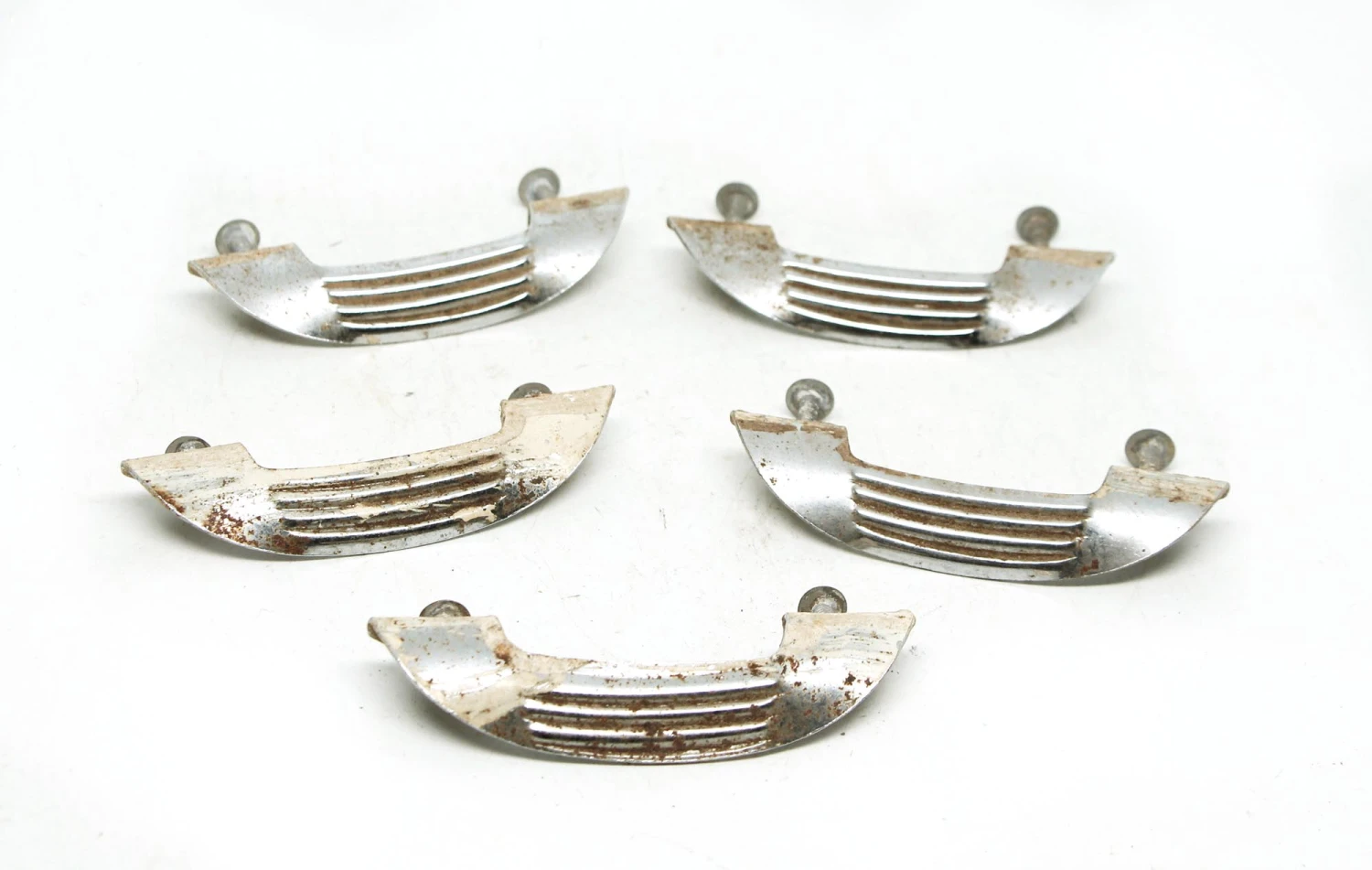 Vintage 3.875 In. Art Deco Chrome Drawer Bridge Pull 4 Vintage 3.875 In. Art Deco Chrome Drawer Bridge Pull - Image 2