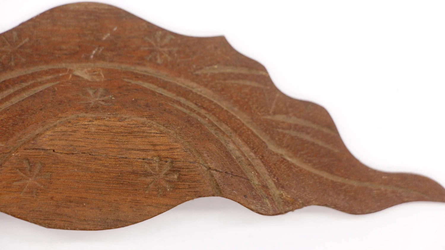 Antique 7 In. Carved Wooden Bin Dresser Drawer Pull 4 Antique 7 In. Carved Wooden Bin Dresser Drawer Pull - Image 2