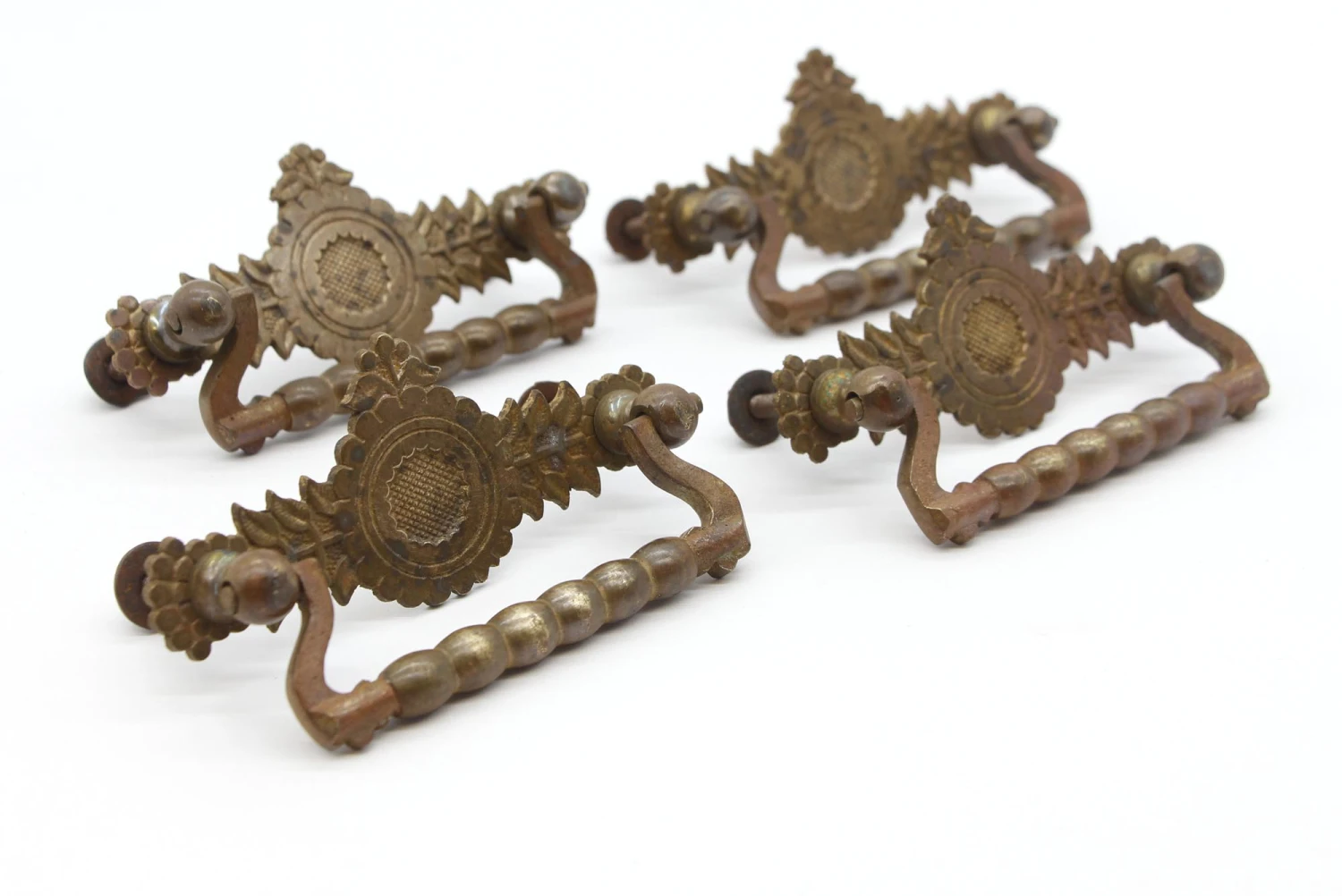 Set Of 4 Antique Stamped Brass Foliate Bail Drawer Pulls 4 Set Of 4 Antique Stamped Brass Foliate Bail Drawer Pulls - Image 2