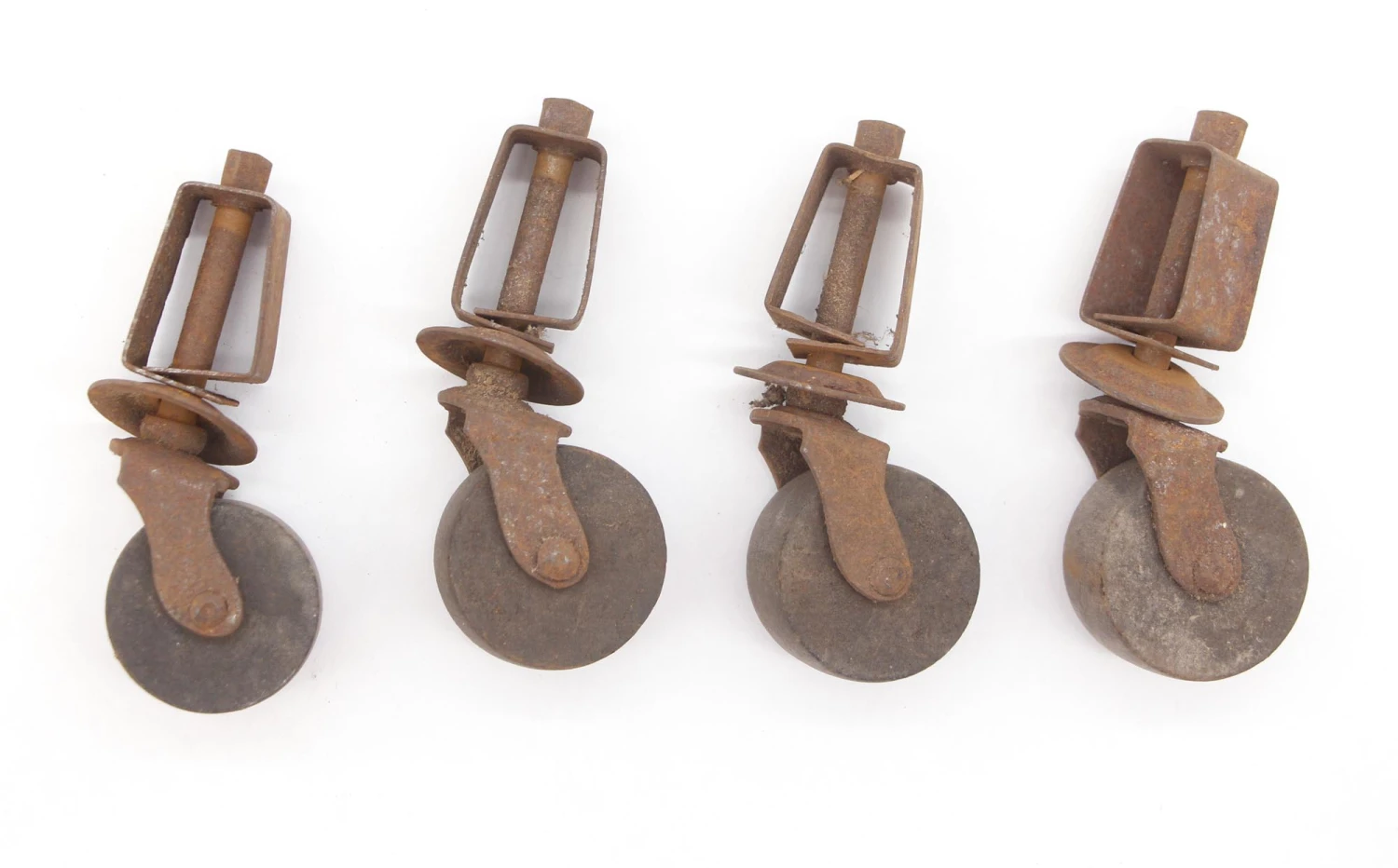 Set Of 4 Industrial Cast Iron Casters With Wooden Wheels 3 Set Of 4 Industrial Cast Iron Casters With Wooden Wheels