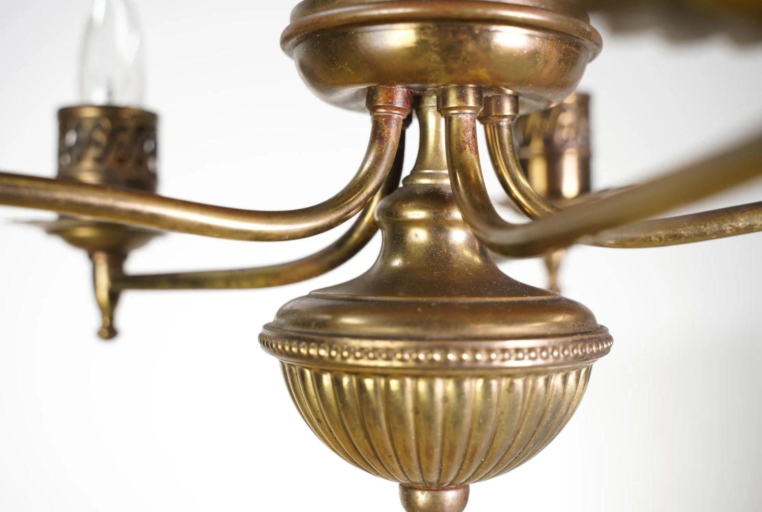 Antique Traditional 5 Arm Brass Chandelier 5 Antique Traditional 5 Arm Brass Chandelier - Image 3