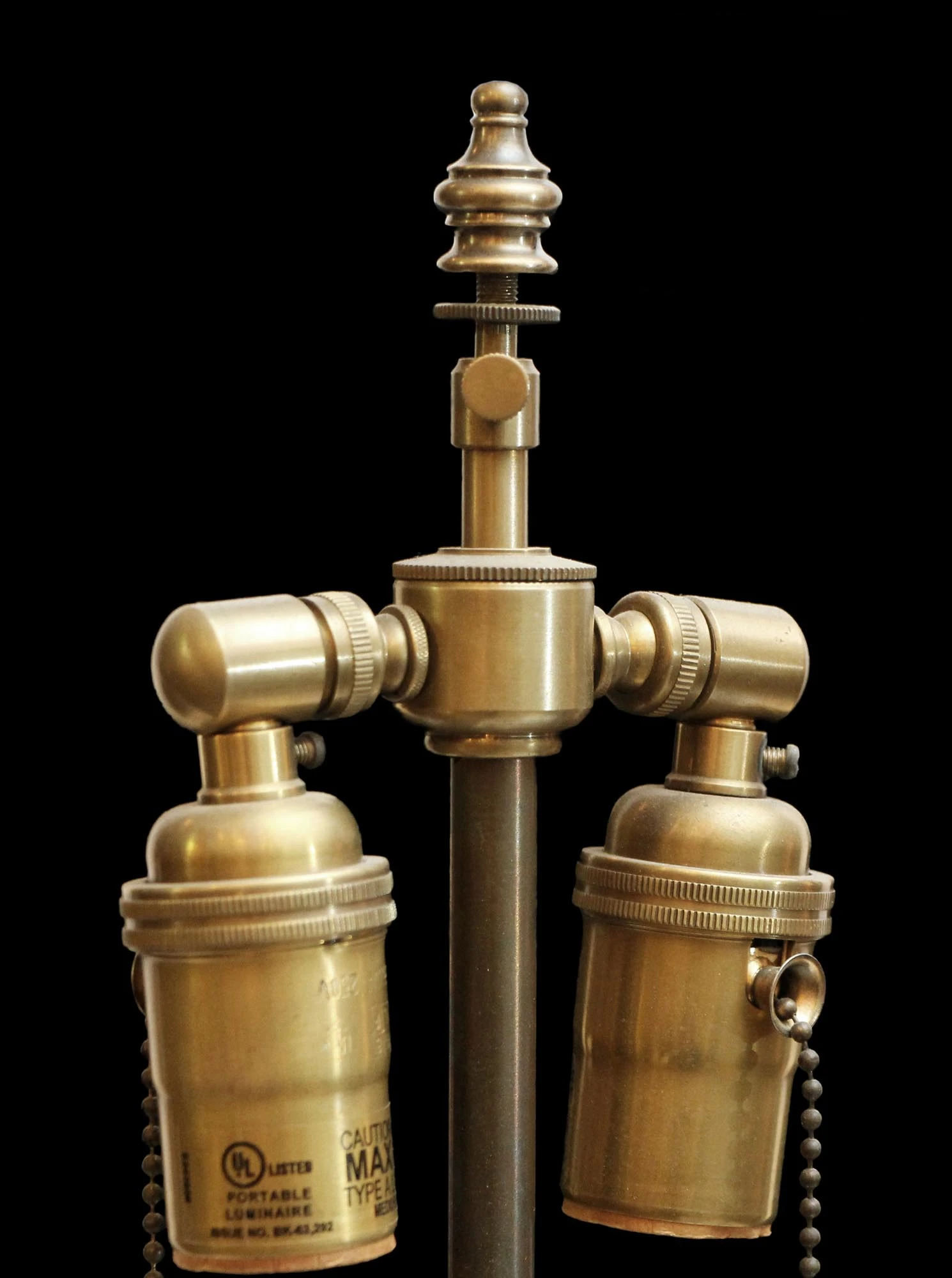 White Pineapple Art Deco 2 Bulb Table Lamp 6 White Pineapple Art Deco 2 Bulb Table Lamp - Image 4