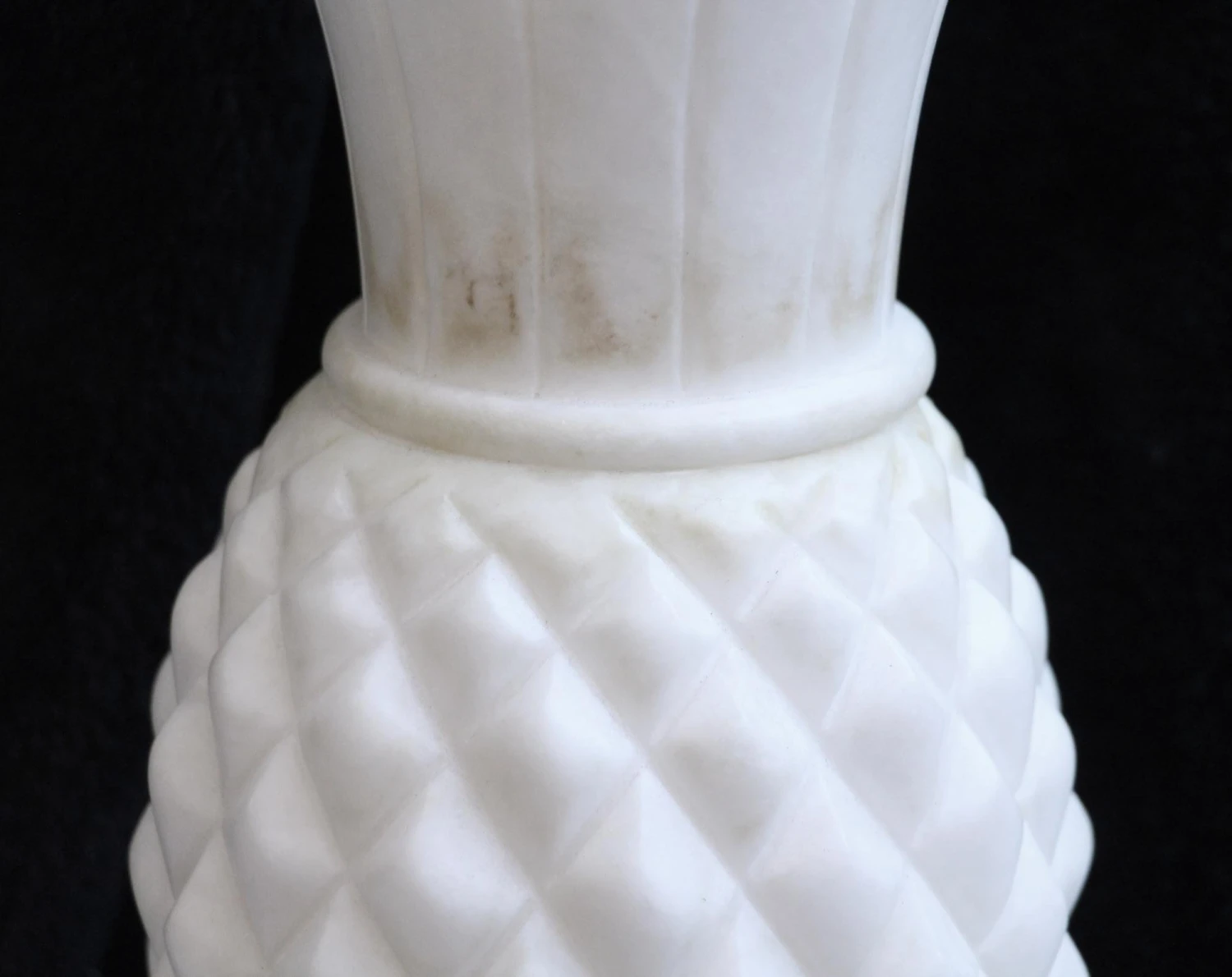 White Pineapple Art Deco 2 Bulb Table Lamp 7 White Pineapple Art Deco 2 Bulb Table Lamp - Image 5