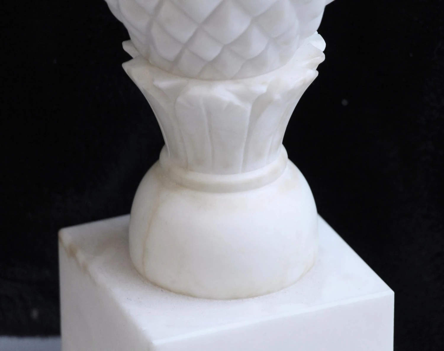 White Pineapple Art Deco 2 Bulb Table Lamp 9 White Pineapple Art Deco 2 Bulb Table Lamp - Image 7