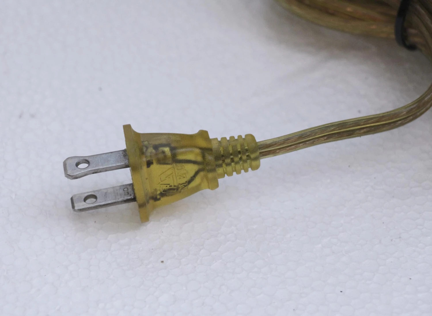 White Pineapple Art Deco 2 Bulb Table Lamp 11 White Pineapple Art Deco 2 Bulb Table Lamp - Image 9