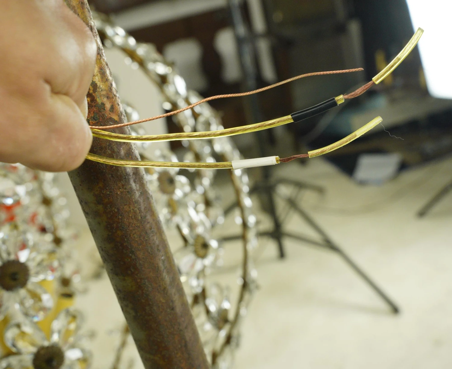 Bagues Style Lilly Glass Ball Pendant Light 11 Bagues Style Lilly Glass Ball Pendant Light - Image 9