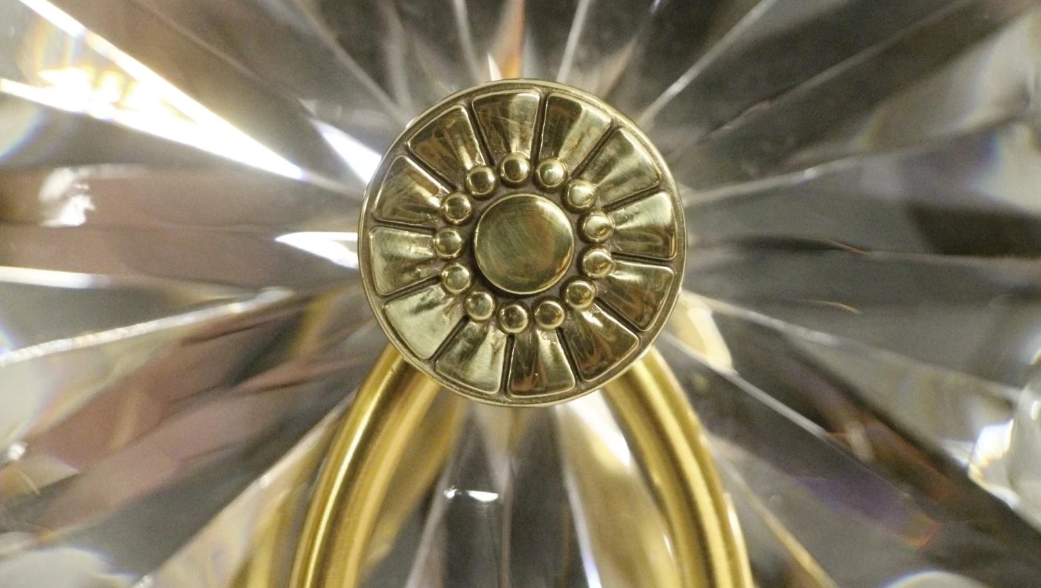 French Brass & Crystal Art Deco Floral Star 2 Arm Wall Sconce 6 French Brass & Crystal Art Deco Floral Star 2 Arm Wall Sconce - Image 4