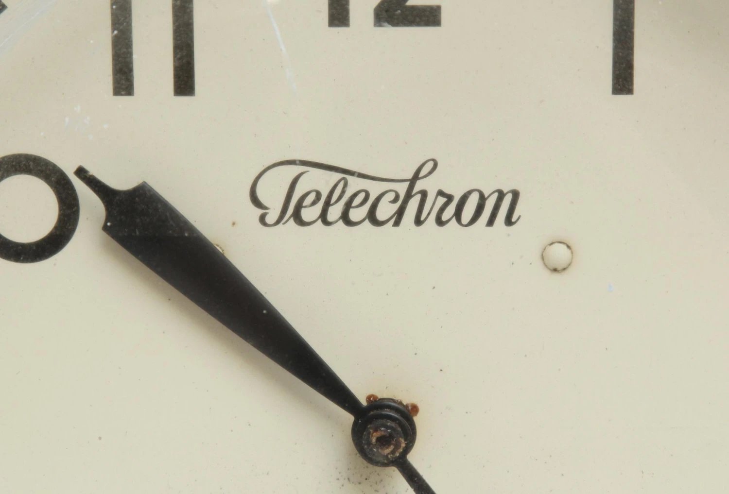 Vintage Painted Telechron Clock 4 Vintage Painted Telechron Clock - Image 3