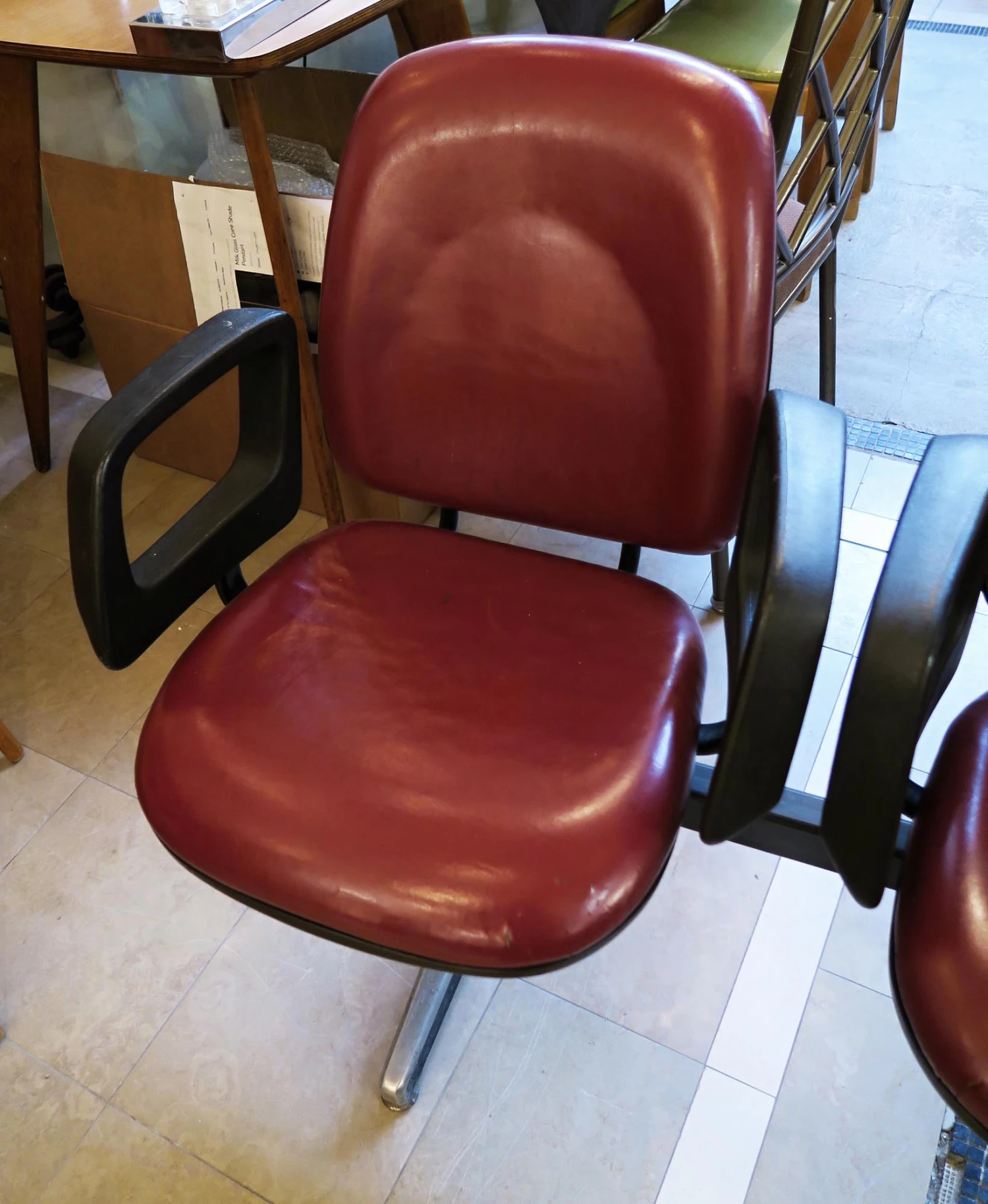 3 Seat Modern Red Commercial Seating Unit 5 3 Seat Modern Red Commercial Seating Unit - Image 3