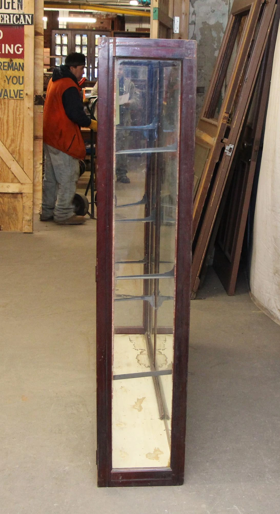 Narrow Mirrored Back Showcase 5 Narrow Mirrored Back Showcase - Image 3