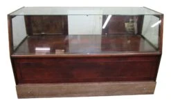 Mc Lean Mfg. Co. Showcase