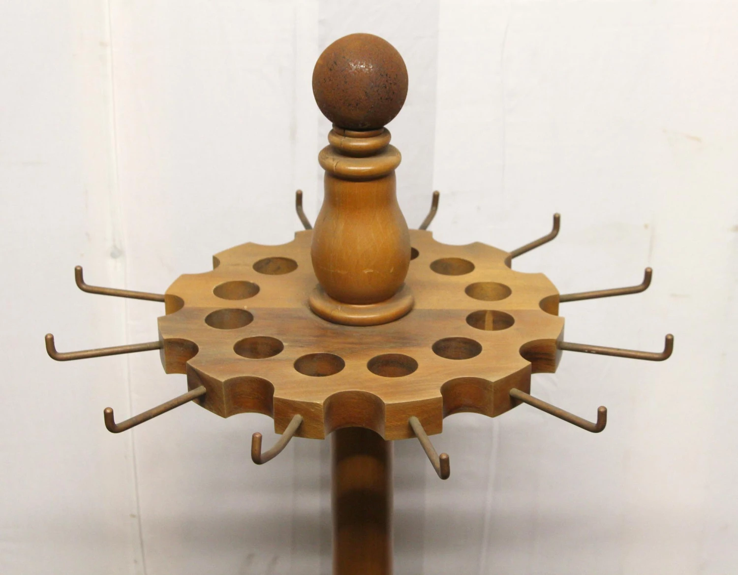 Wooden Vintage Belt – Scarf Rack 4 Wooden Vintage Belt – Scarf Rack - Image 2