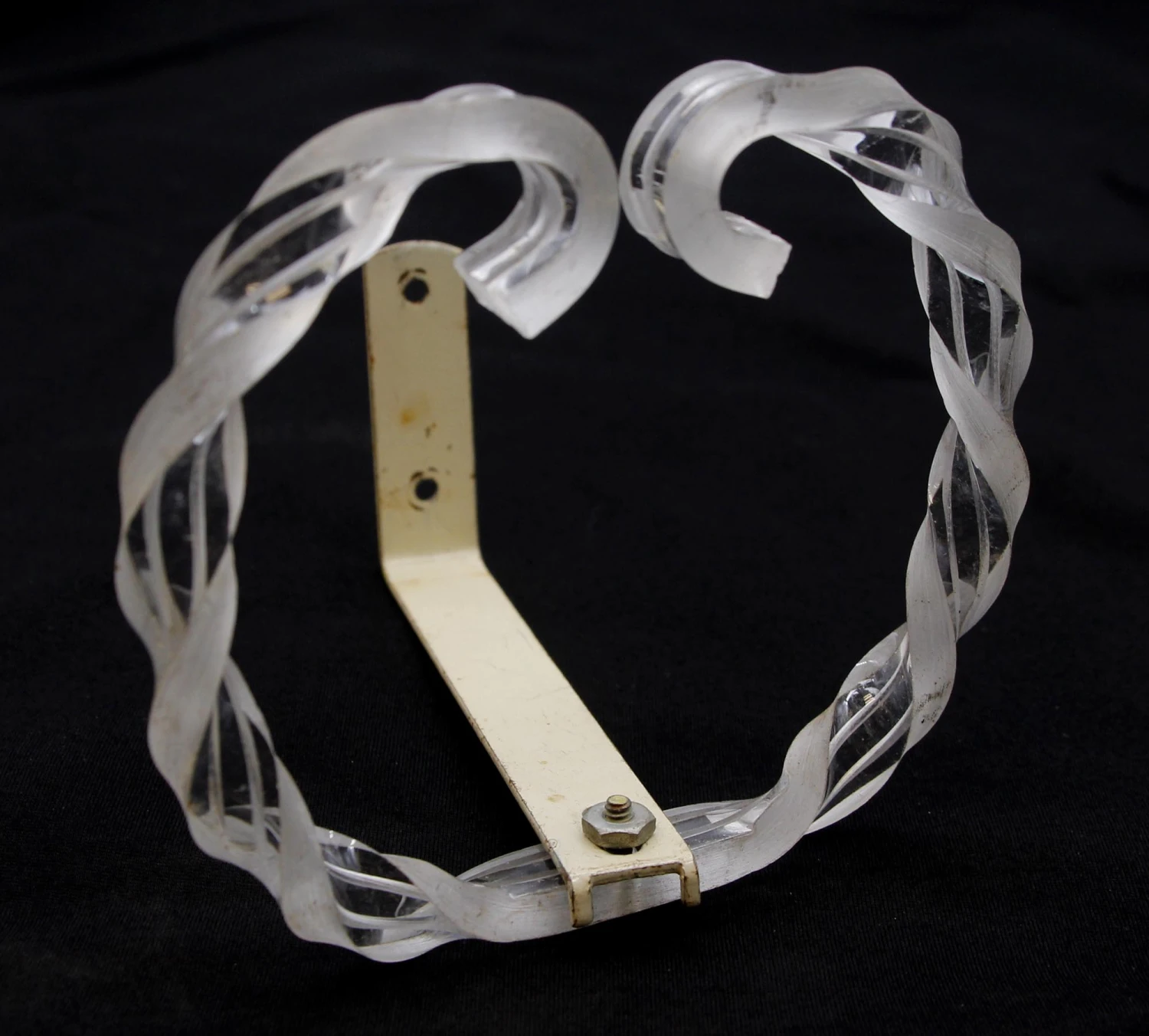 Set Of 3 Vintage Clear Lucite Twisted Curtain Drapery Tie Backs 4 Set Of 3 Vintage Clear Lucite Twisted Curtain Drapery Tie Backs - Image 2