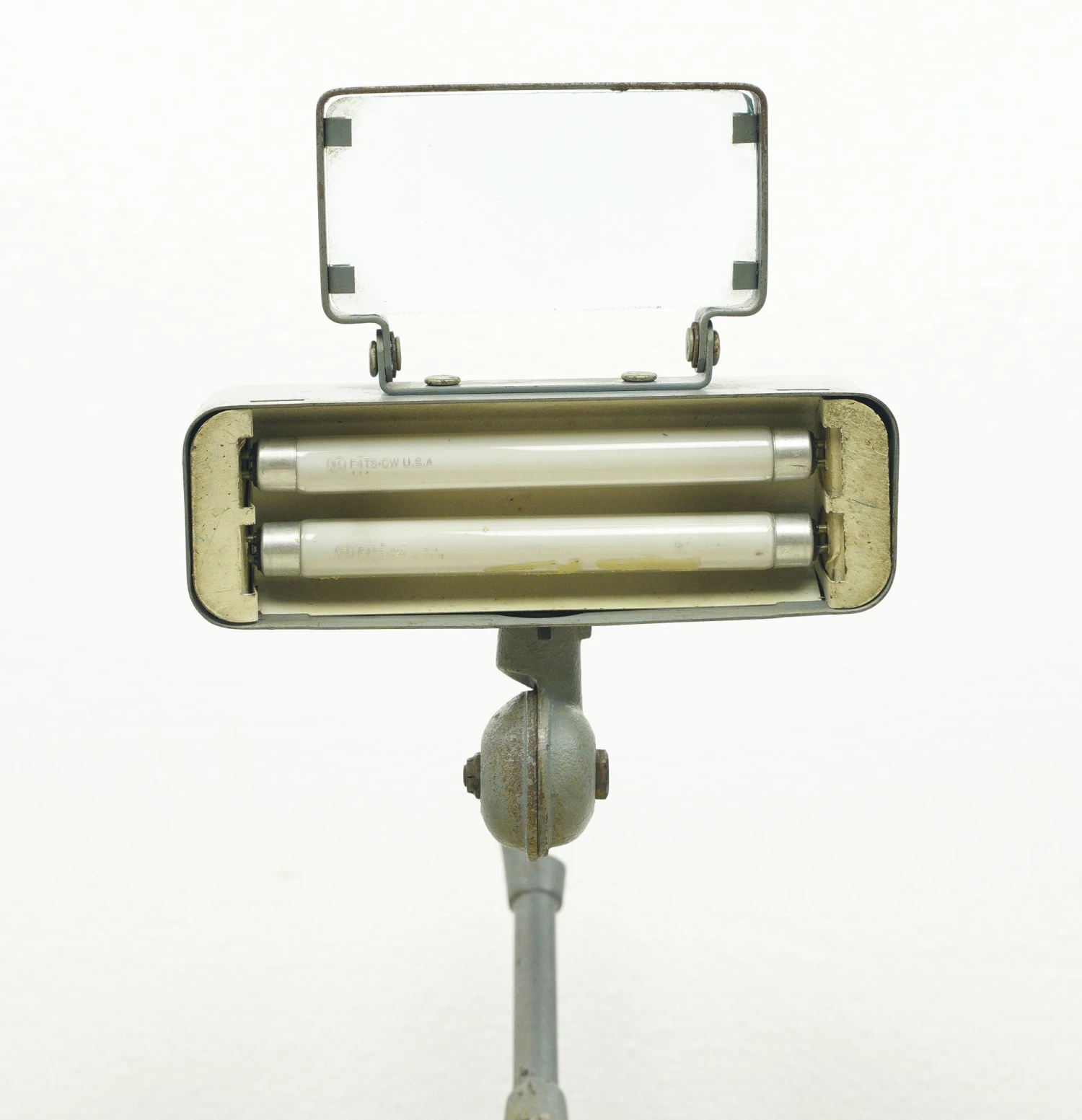 1940s Stocker & Yale Inc. Lite Mite Opposable Gray Steel Desk Lamp 4 1940s Stocker & Yale Inc. Lite Mite Opposable Gray Steel Desk Lamp - Image 2