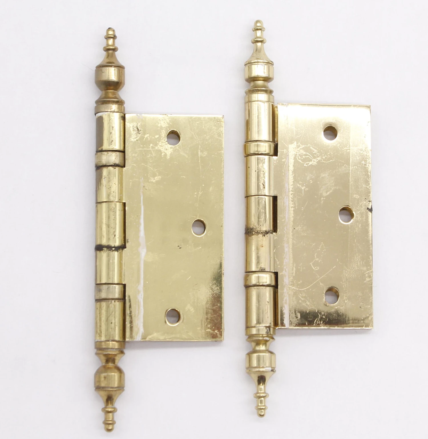 Pair Of Vintage 3.5 X 3.5 Polished Brass Steeple Tip Butt Door Hinges 5 Pair Of Vintage 3.5 X 3.5 Polished Brass Steeple Tip Butt Door Hinges - Image 3