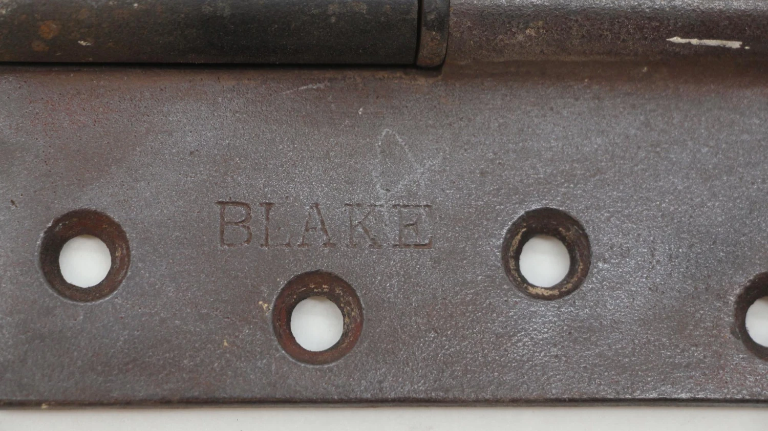 Antique 4.375 X 3.875 Cast Iron Lift Off Acorn Butt Door Hinge 5 Antique 4.375 X 3.875 Cast Iron Lift Off Acorn Butt Door Hinge - Image 3