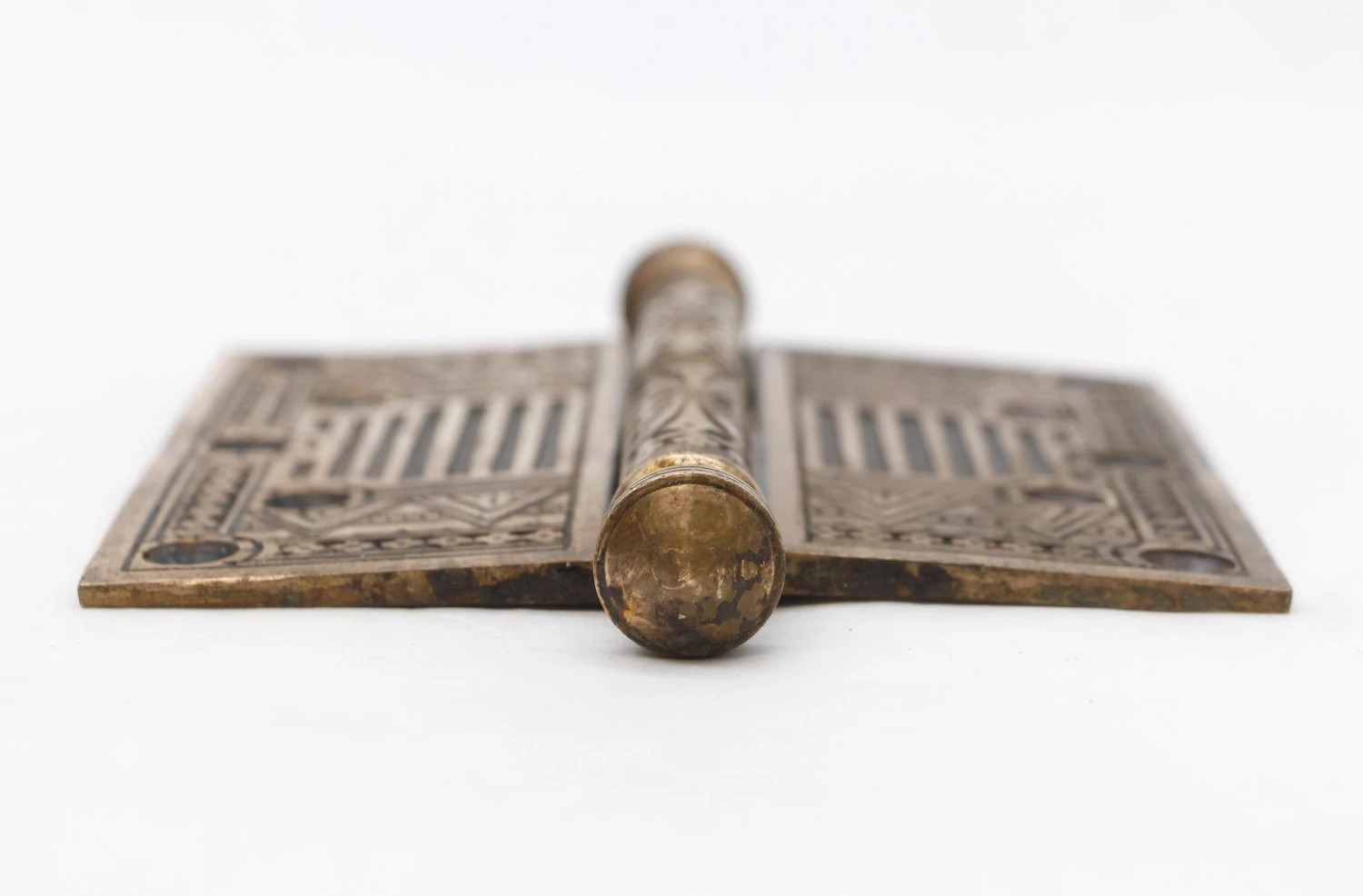 Antique Aesthetic 5 X 5 In. Bronze Right Butt Door Hinge 5 Antique Aesthetic 5 X 5 In. Bronze Right Butt Door Hinge - Image 3