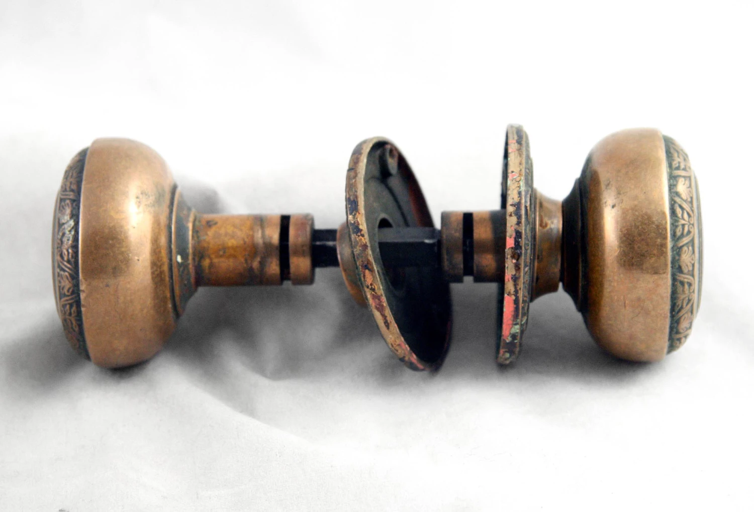 Yale & Towne Brass Concentric Flower Door Knob Set 5 Yale & Towne Brass Concentric Flower Door Knob Set - Image 3