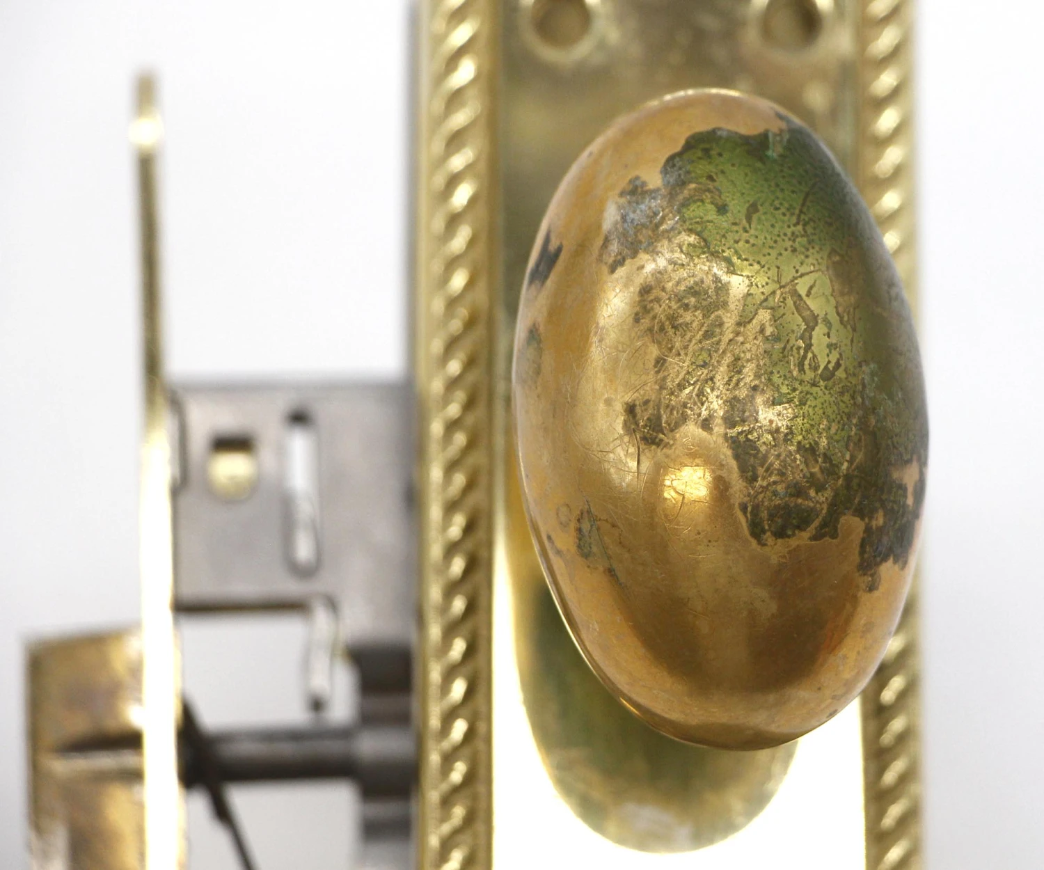 Traditional Braided Polished Brass Oval Door Knob Lock Passage Set 5 Traditional Braided Polished Brass Oval Door Knob Lock Passage Set - Image 3