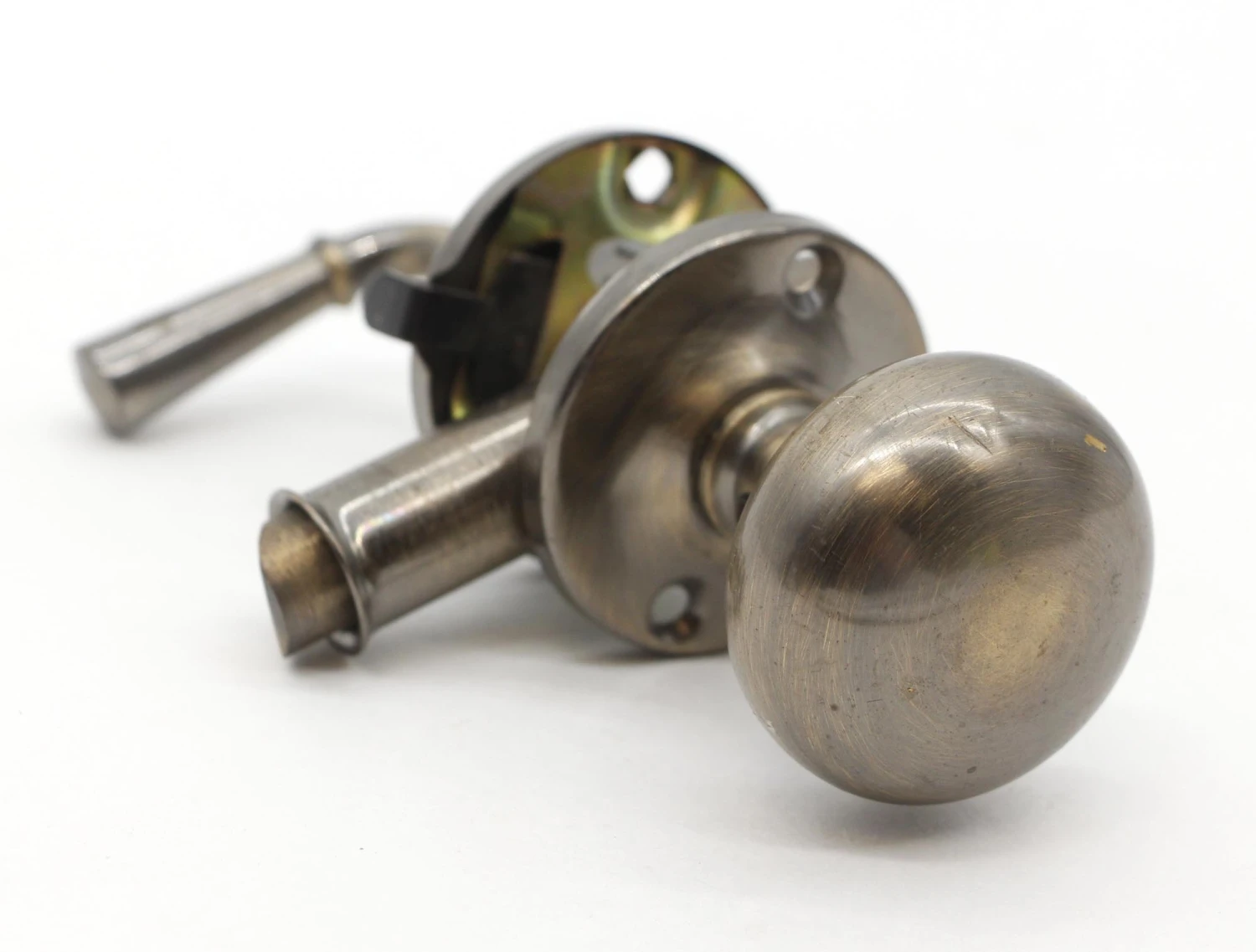 Antique Brushed Brass Petite Screen Door Knob Passage Set 5 Antique Brushed Brass Petite Screen Door Knob Passage Set - Image 3