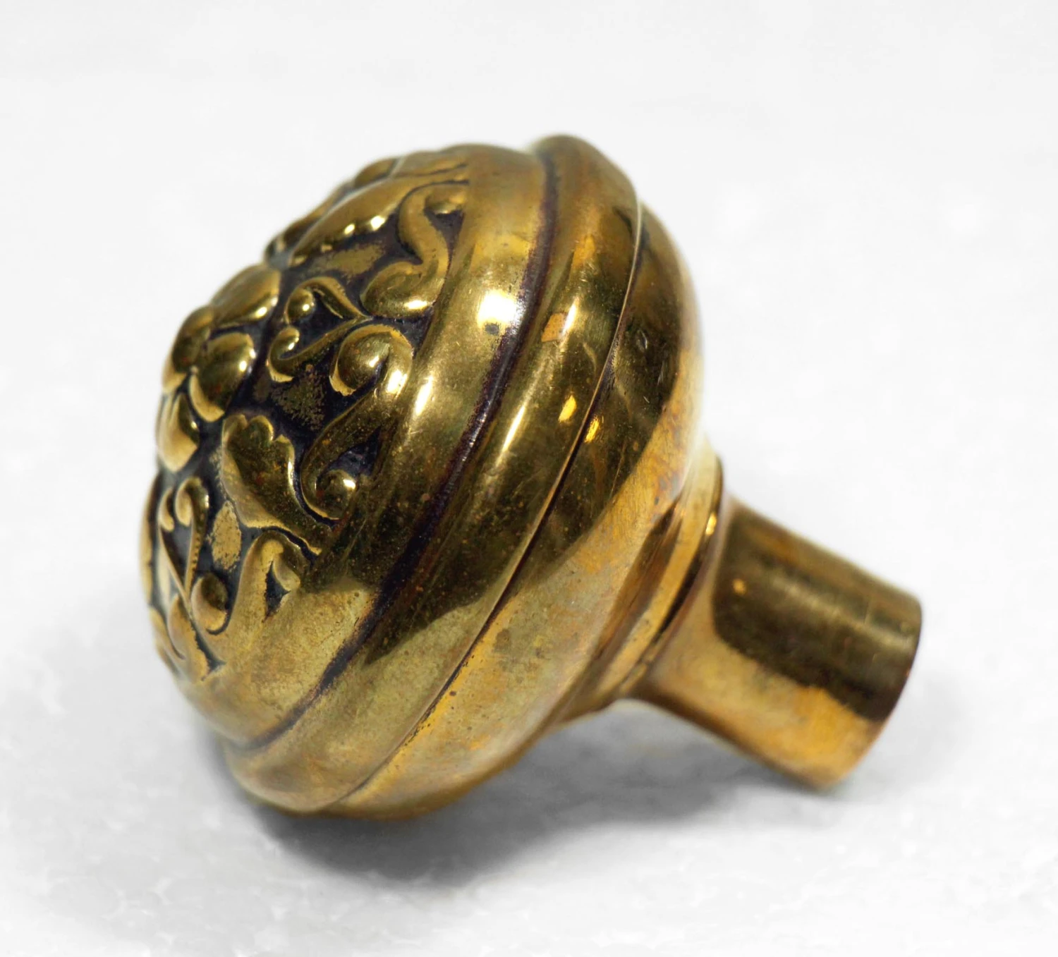 Antique 1890s Reading Floral Brass Passage Door Knob 5 Antique 1890s Reading Floral Brass Passage Door Knob - Image 3