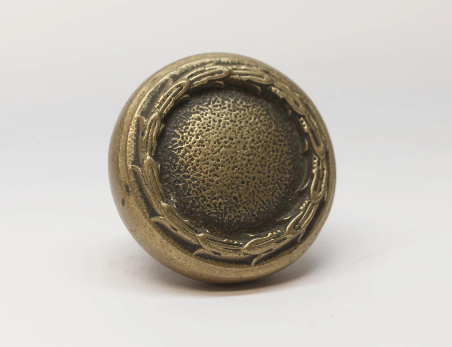1900s Cast Bronze Reading Larello Wreath Door Knob 4 1900s Cast Bronze Reading Larello Wreath Door Knob - Image 2