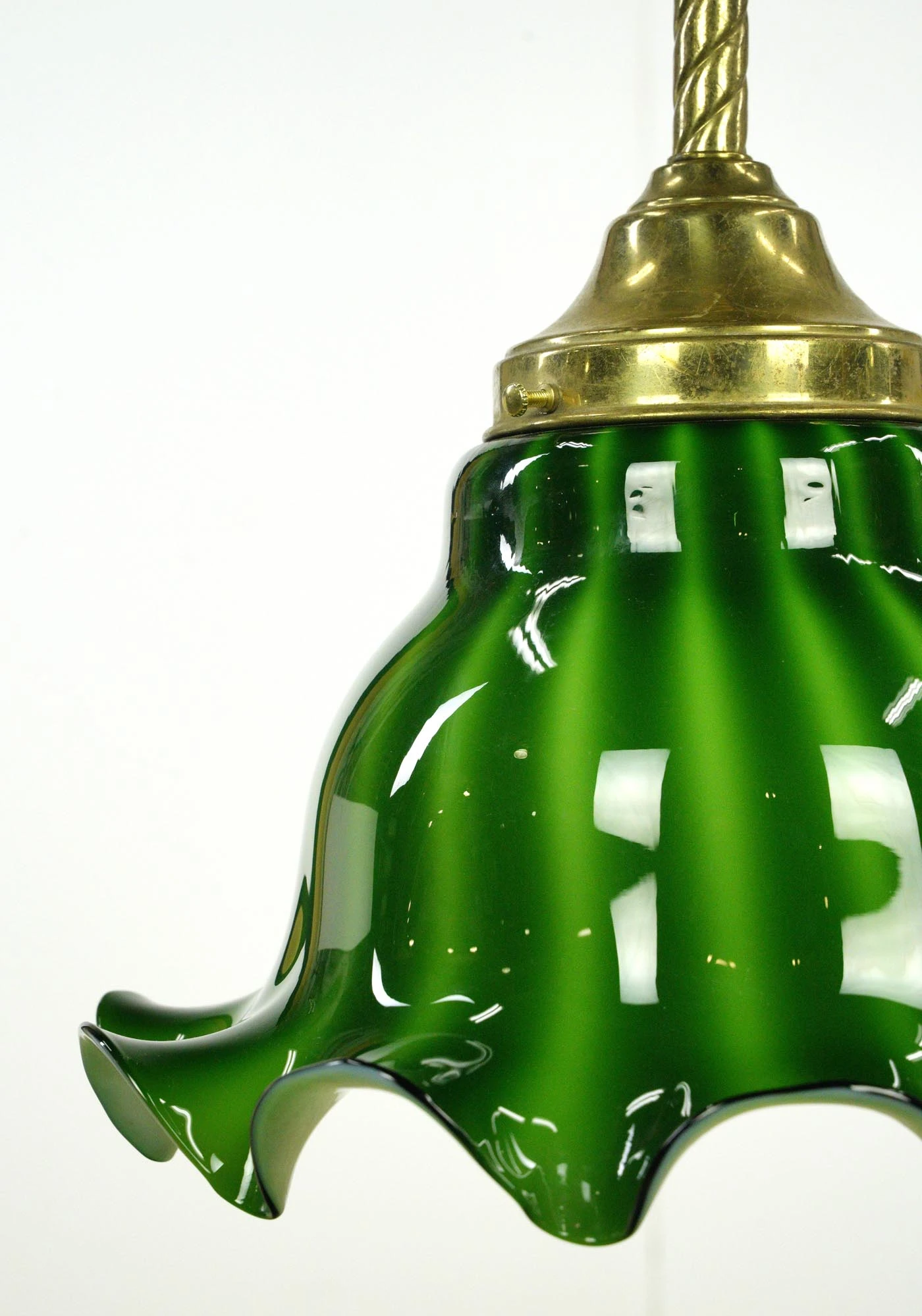 Vintage Brass Chain Ruffled Green Glass Shade Pendant Light 5 Vintage Brass Chain Ruffled Green Glass Shade Pendant Light - Image 3