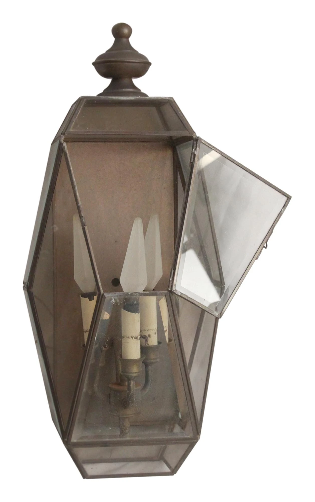 Traditional Three Light Beveled Glass Wall Lantern 6 Traditional Three Light Beveled Glass Wall Lantern - Image 4