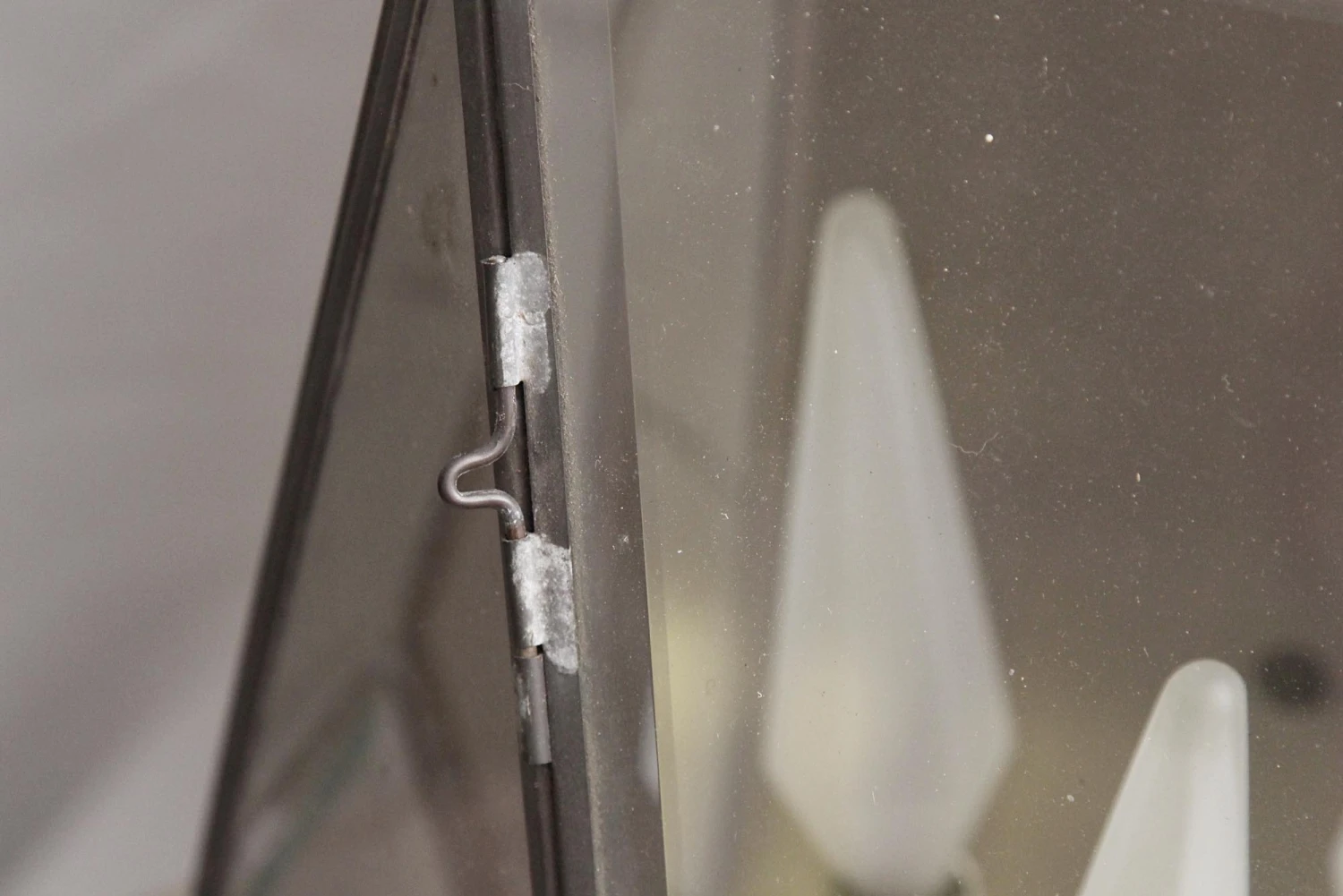 Traditional Three Light Beveled Glass Wall Lantern 8 Traditional Three Light Beveled Glass Wall Lantern - Image 6