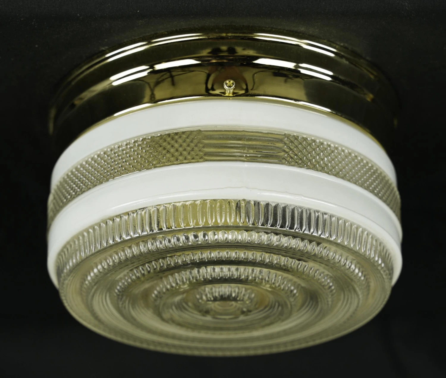 8.625 In. Round Chrome Flush Mount Ceiling Light 3 8.625 In. Round Chrome Flush Mount Ceiling Light