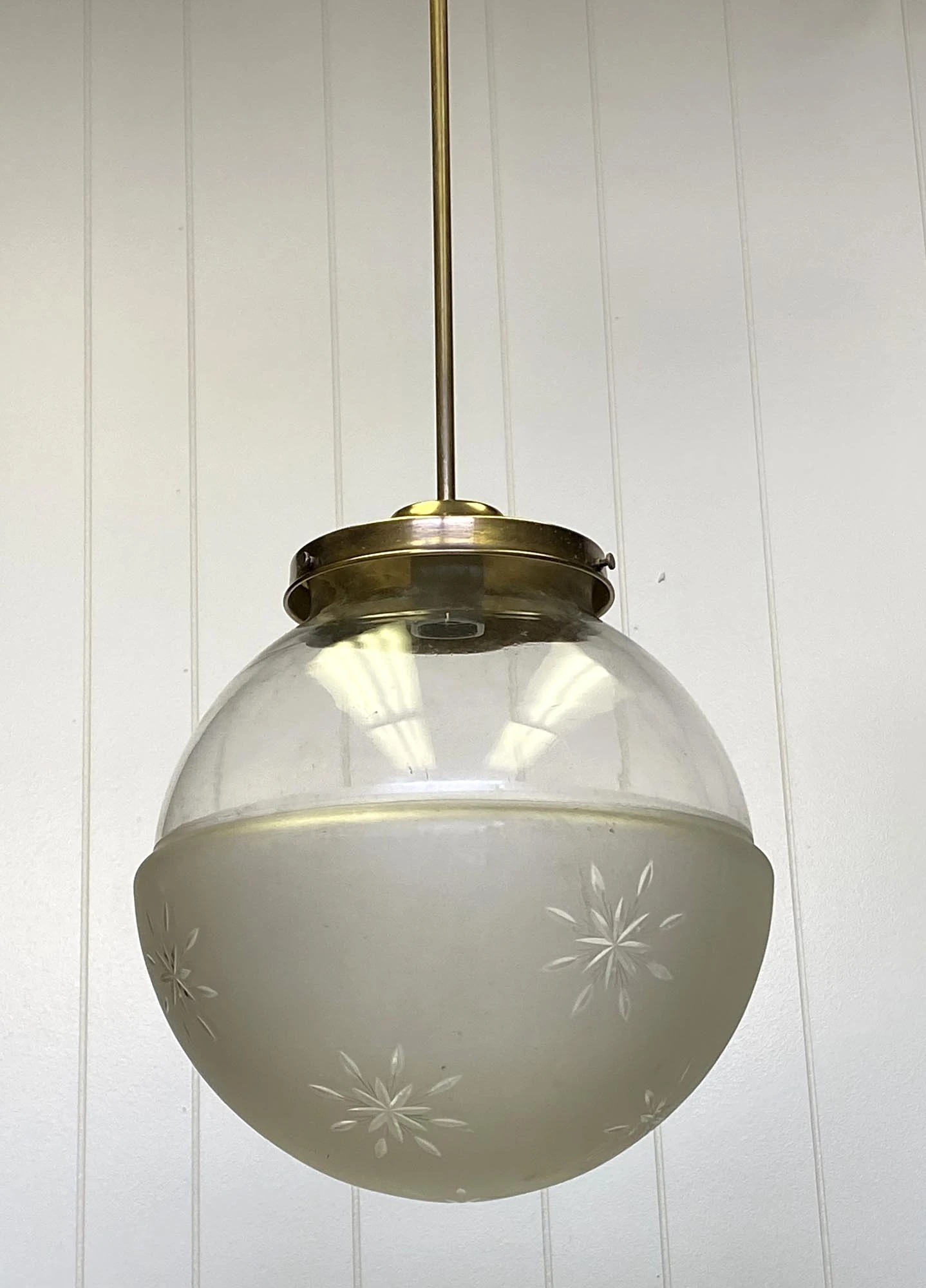 1920s Etched Glass Globe Light With Brass Pole Fitter 5 1920s Etched Glass Globe Light With Brass Pole Fitter - Image 3
