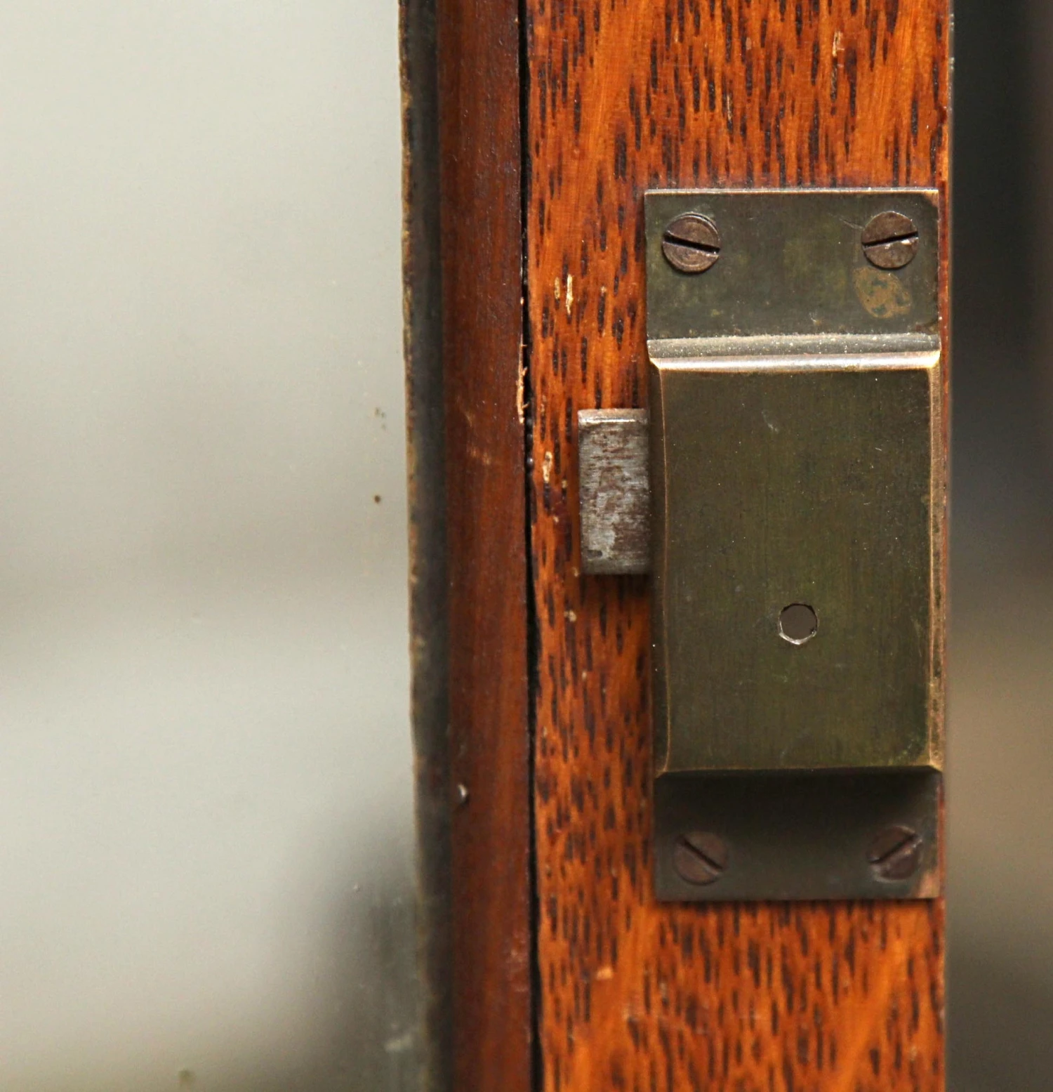 Antique Victorian Curved Glass Front Wood Vitrine 11 Antique Victorian Curved Glass Front Wood Vitrine - Image 9