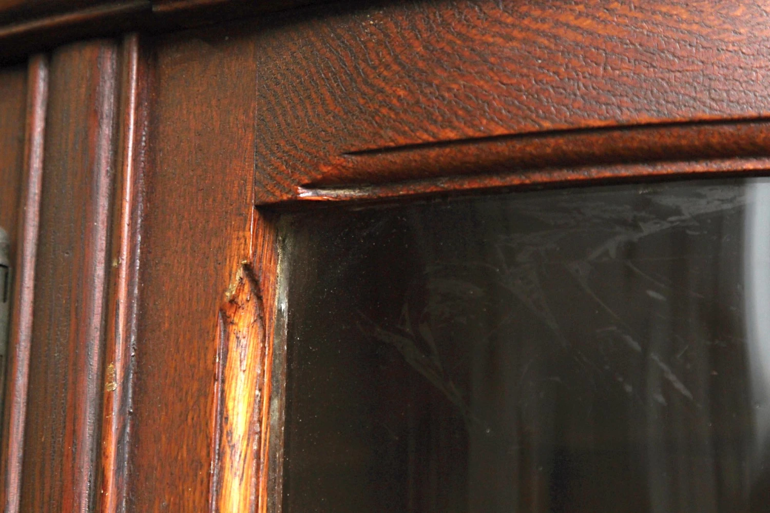 Antique Victorian Curved Glass Front Wood Vitrine 12 Antique Victorian Curved Glass Front Wood Vitrine - Image 10