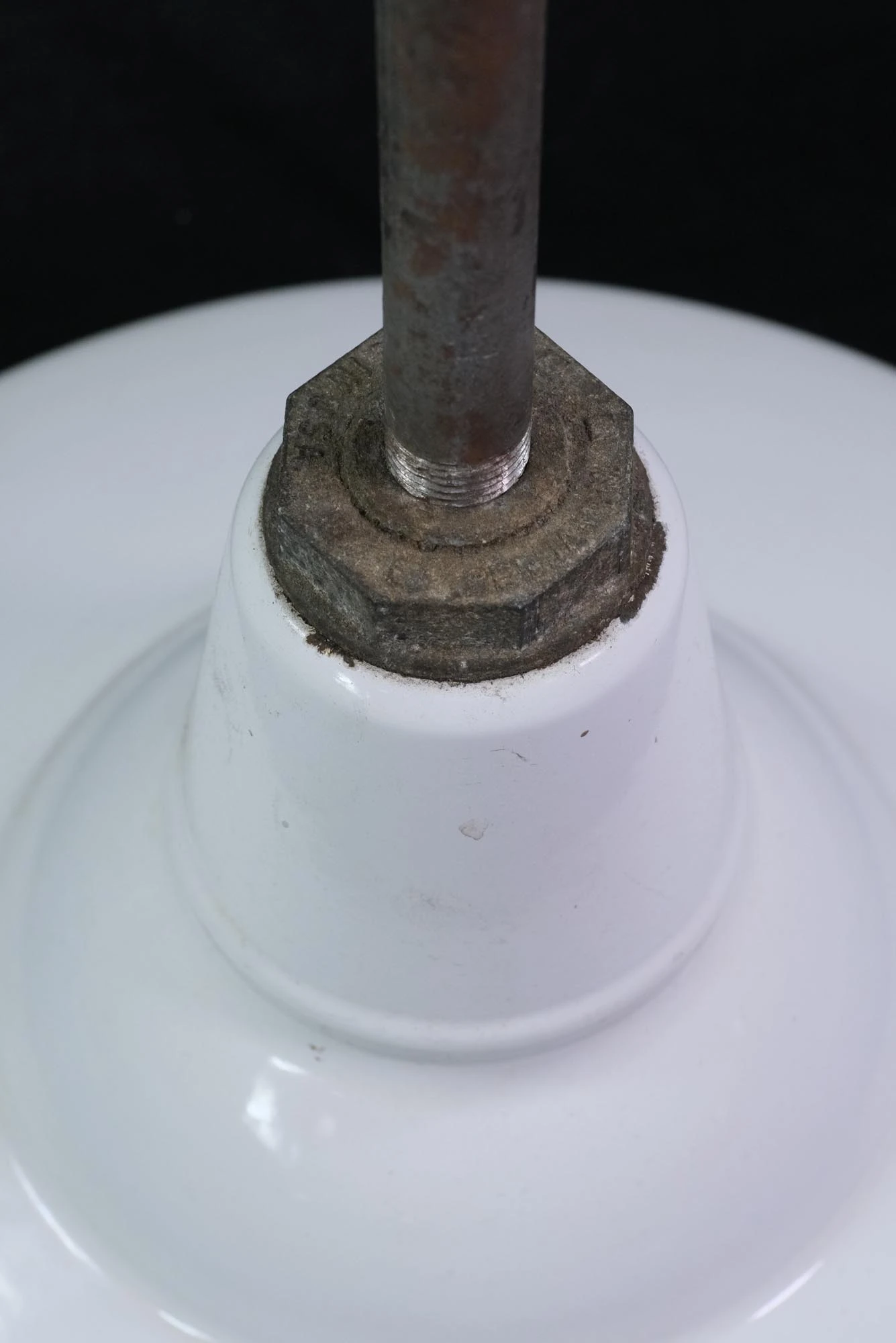 16 In. White Enameled Steel Industrial Factory Pole Pendant Light 5 16 In. White Enameled Steel Industrial Factory Pole Pendant Light - Image 3