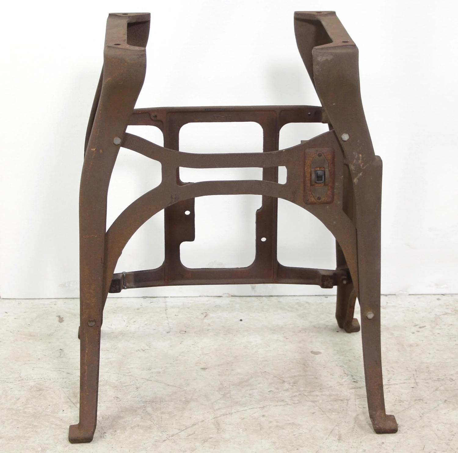 Salvaged Cast Iron Machine Base 4 Salvaged Cast Iron Machine Base - Image 2