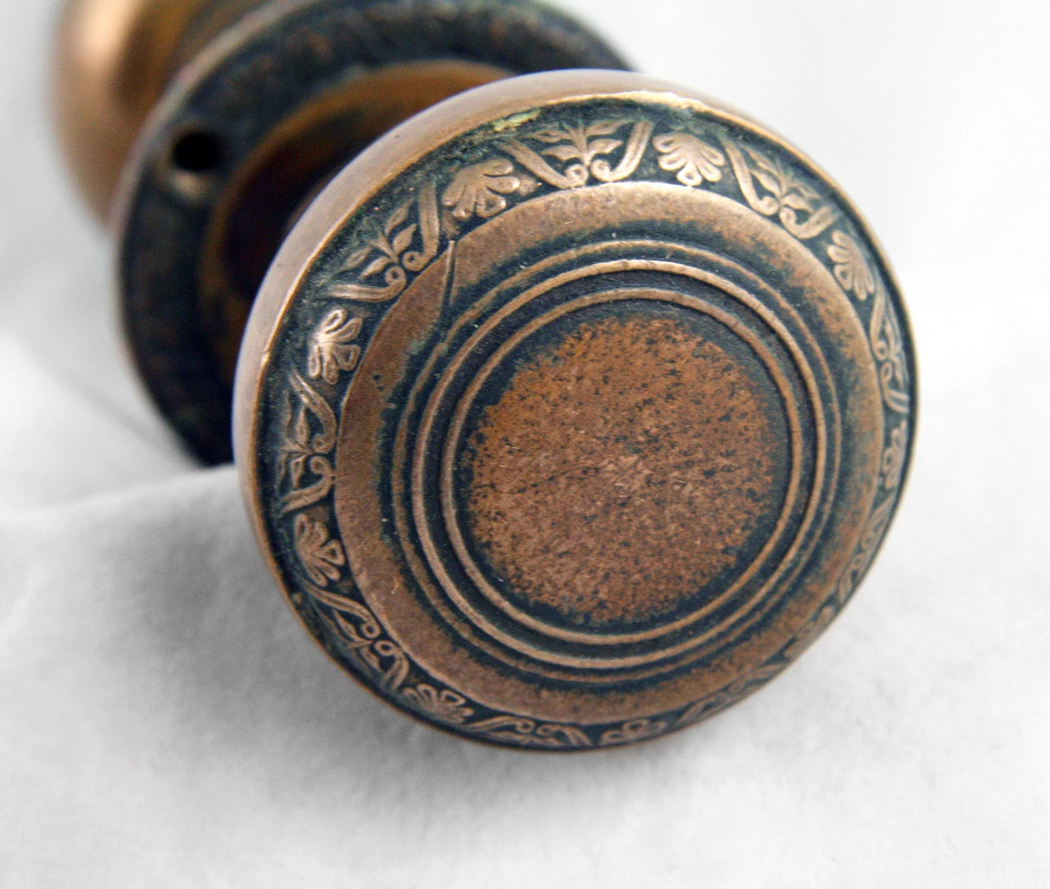 Yale & Towne Brass Concentric Flower Door Knob Set 6 Yale & Towne Brass Concentric Flower Door Knob Set - Image 4