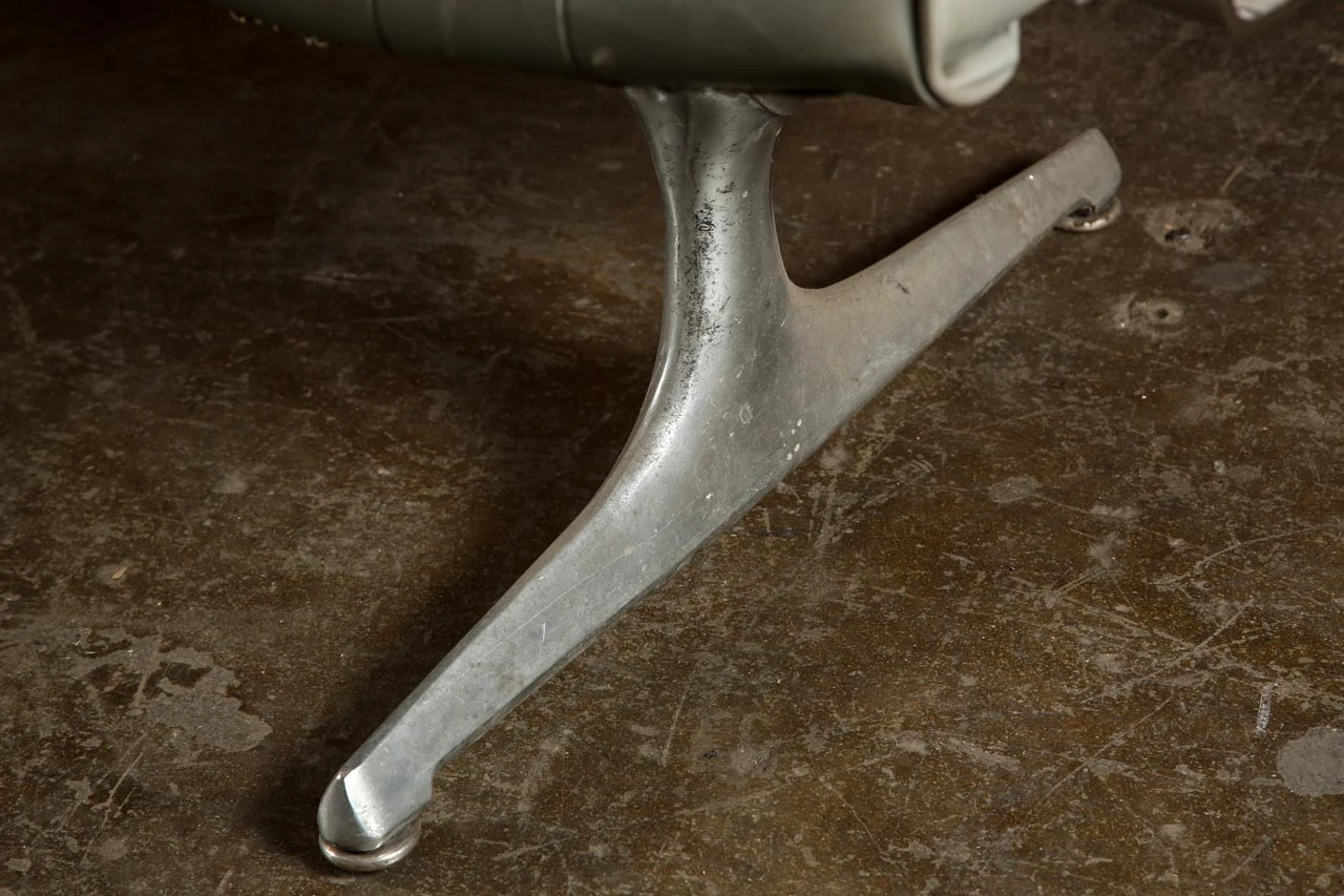 Set Of Four Retro Style Airport Waiting Area Chairs 8 Set Of Four Retro Style Airport Waiting Area Chairs - Image 6