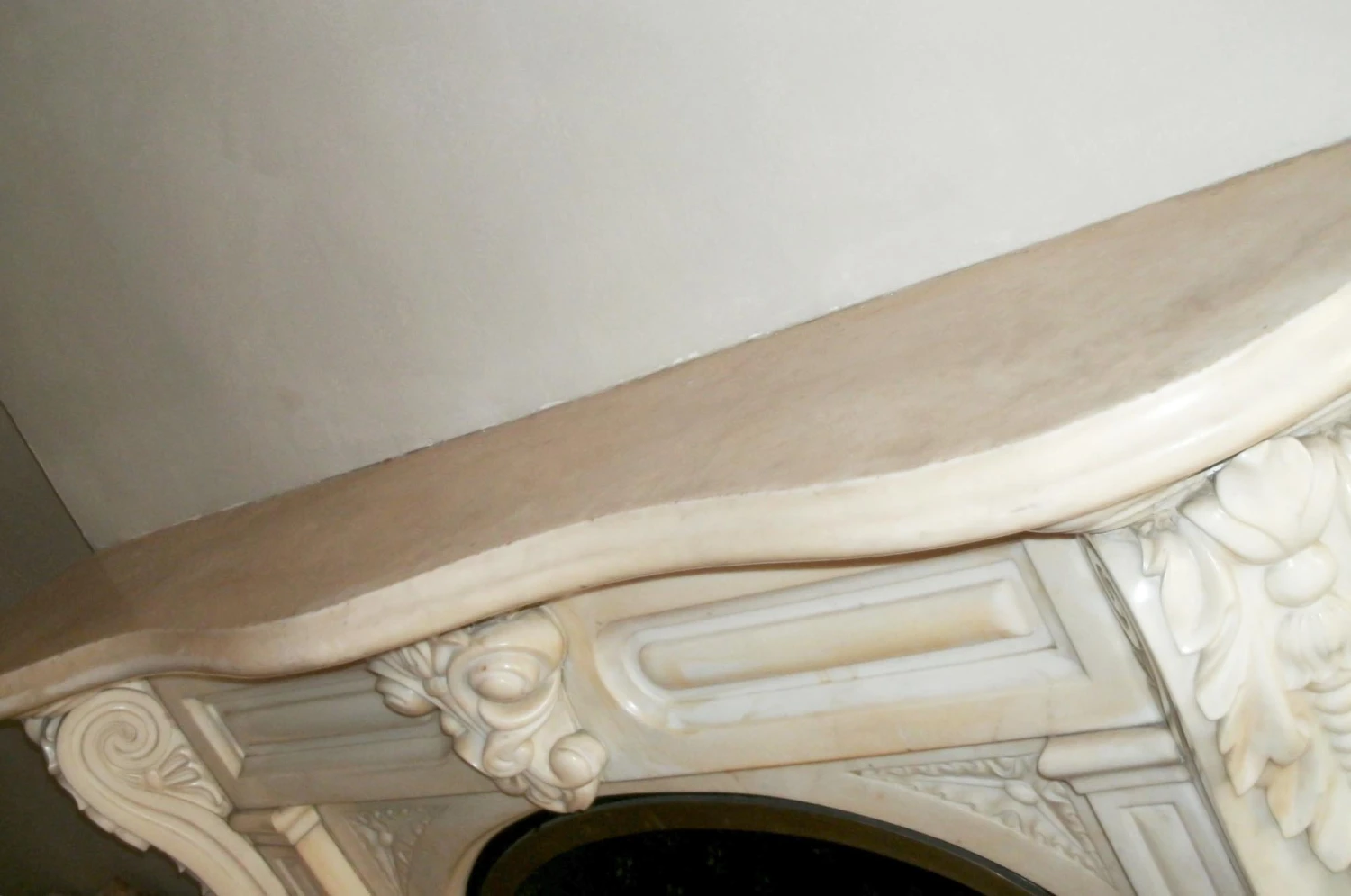 19th Century Heavily Carved Statuary White Marble Mantel 7 19th Century Heavily Carved Statuary White Marble Mantel - Image 5