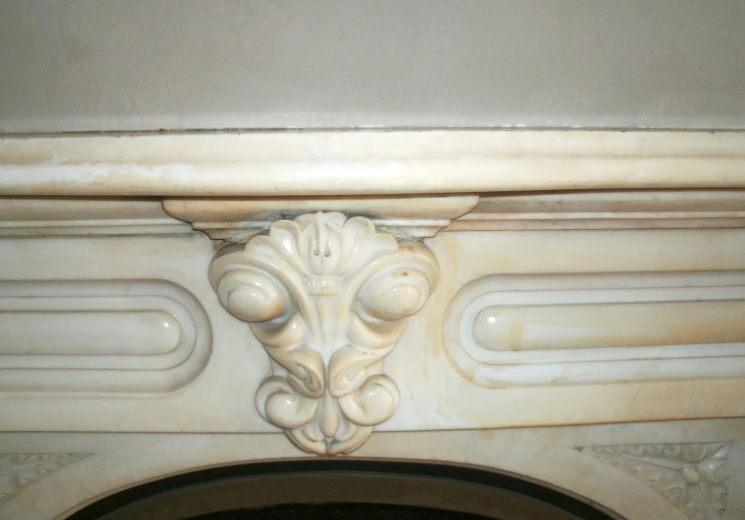 19th Century Heavily Carved Statuary White Marble Mantel 8 19th Century Heavily Carved Statuary White Marble Mantel - Image 6