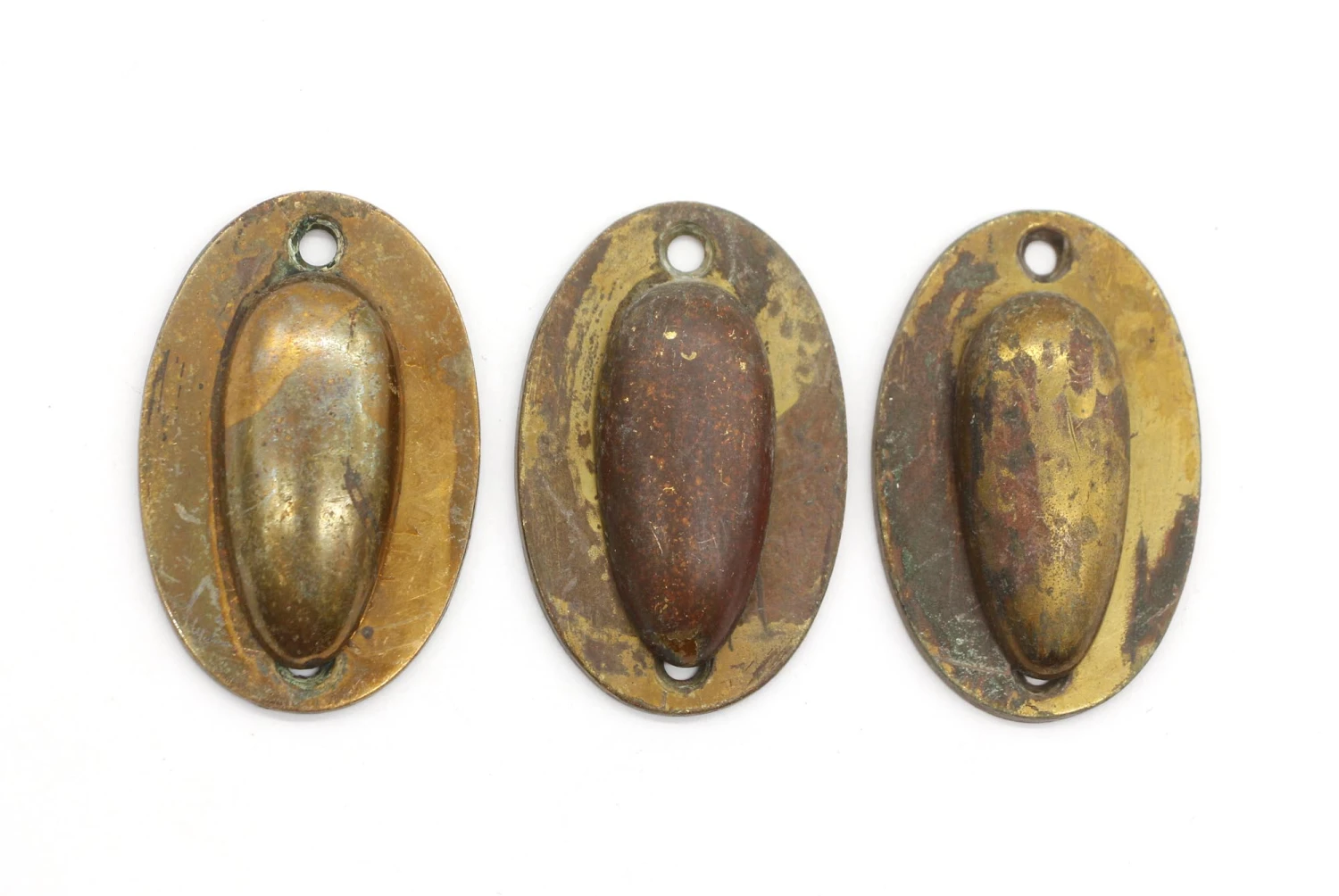 Vintage Plain Brass Oval 2.25 In. Keyhole With Draft Cover 7 Vintage Plain Brass Oval 2.25 In. Keyhole With Draft Cover - Image 5